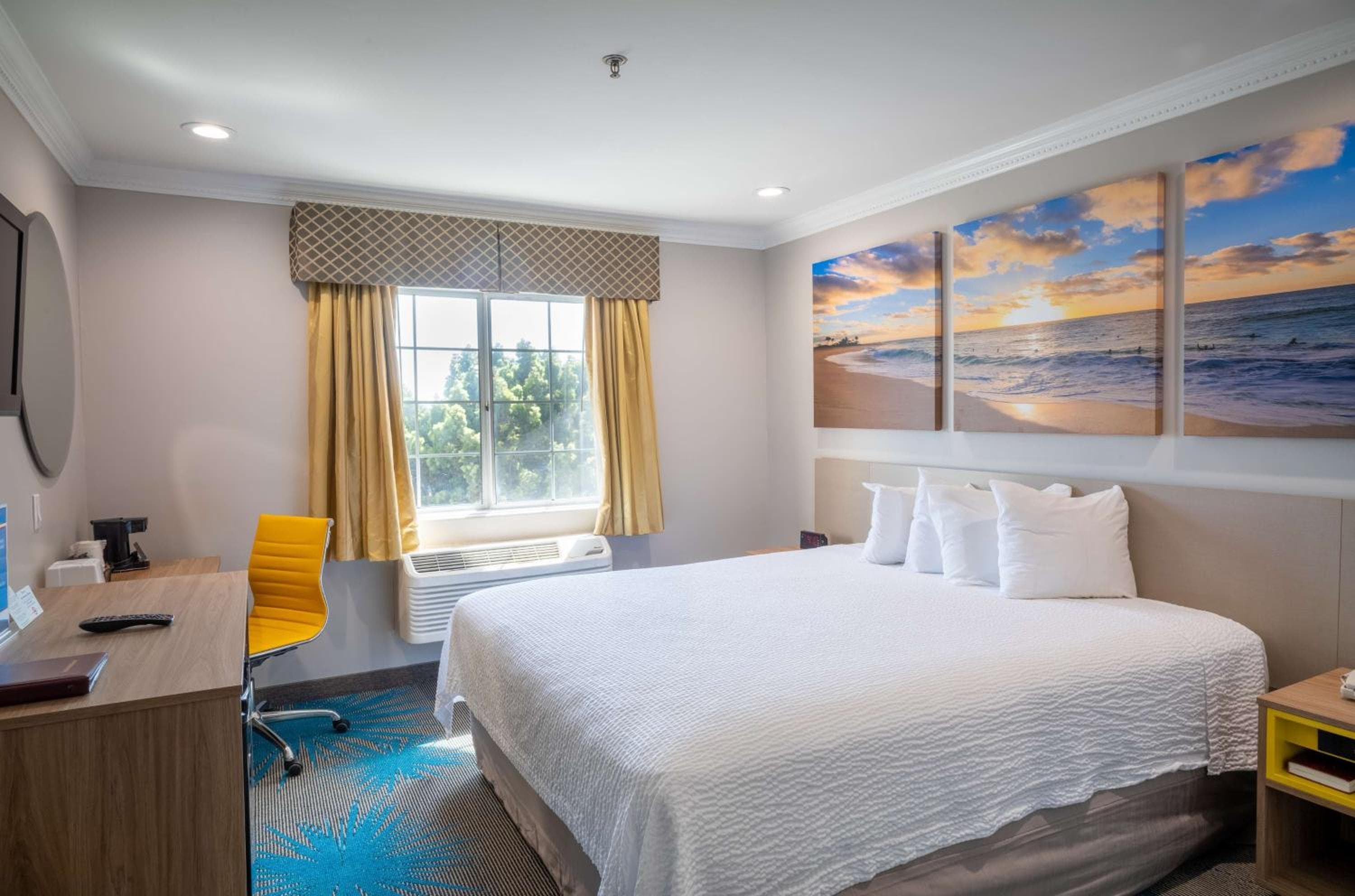 Days Inn by Wyndham Santa Monica — 30