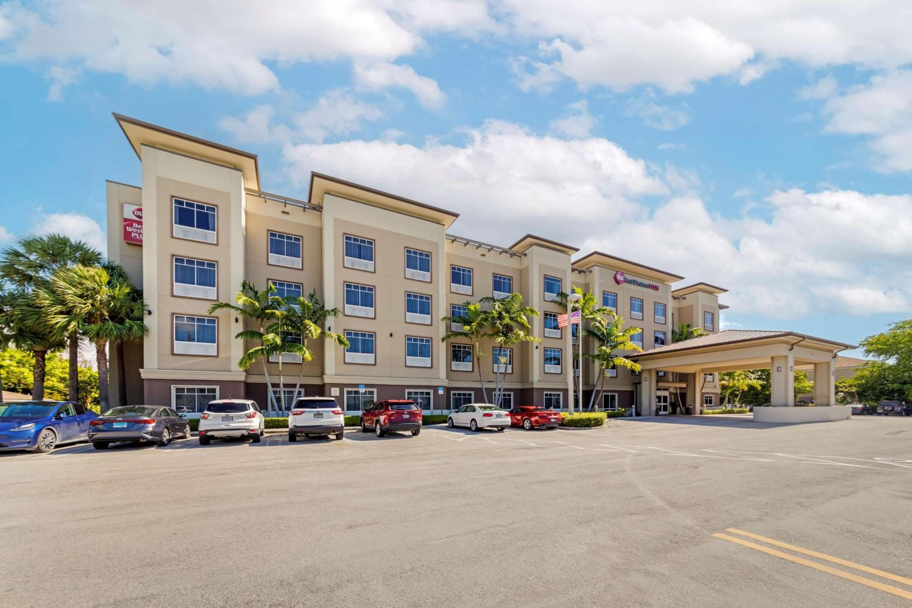Best Western Plus Miami Airport North Hotel & Suites — 10