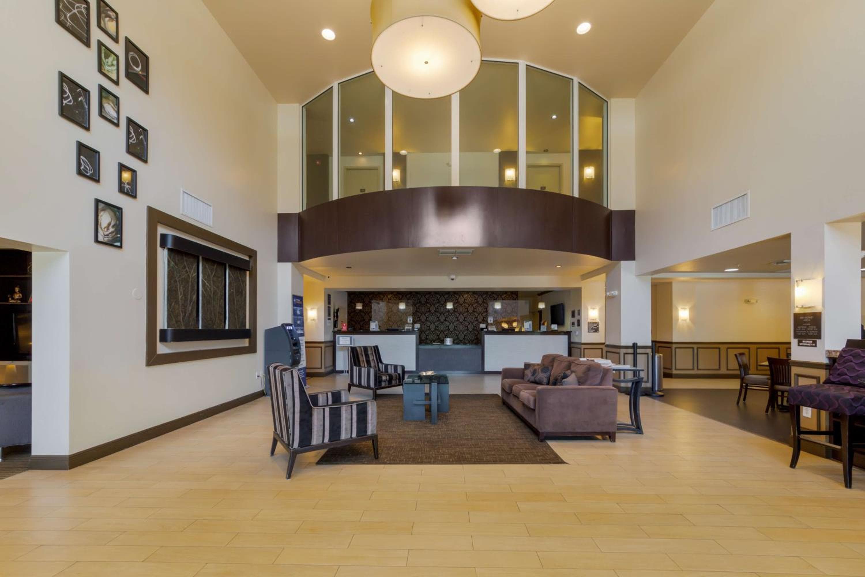 Best Western Plus Miami Airport North Hotel & Suites — 4