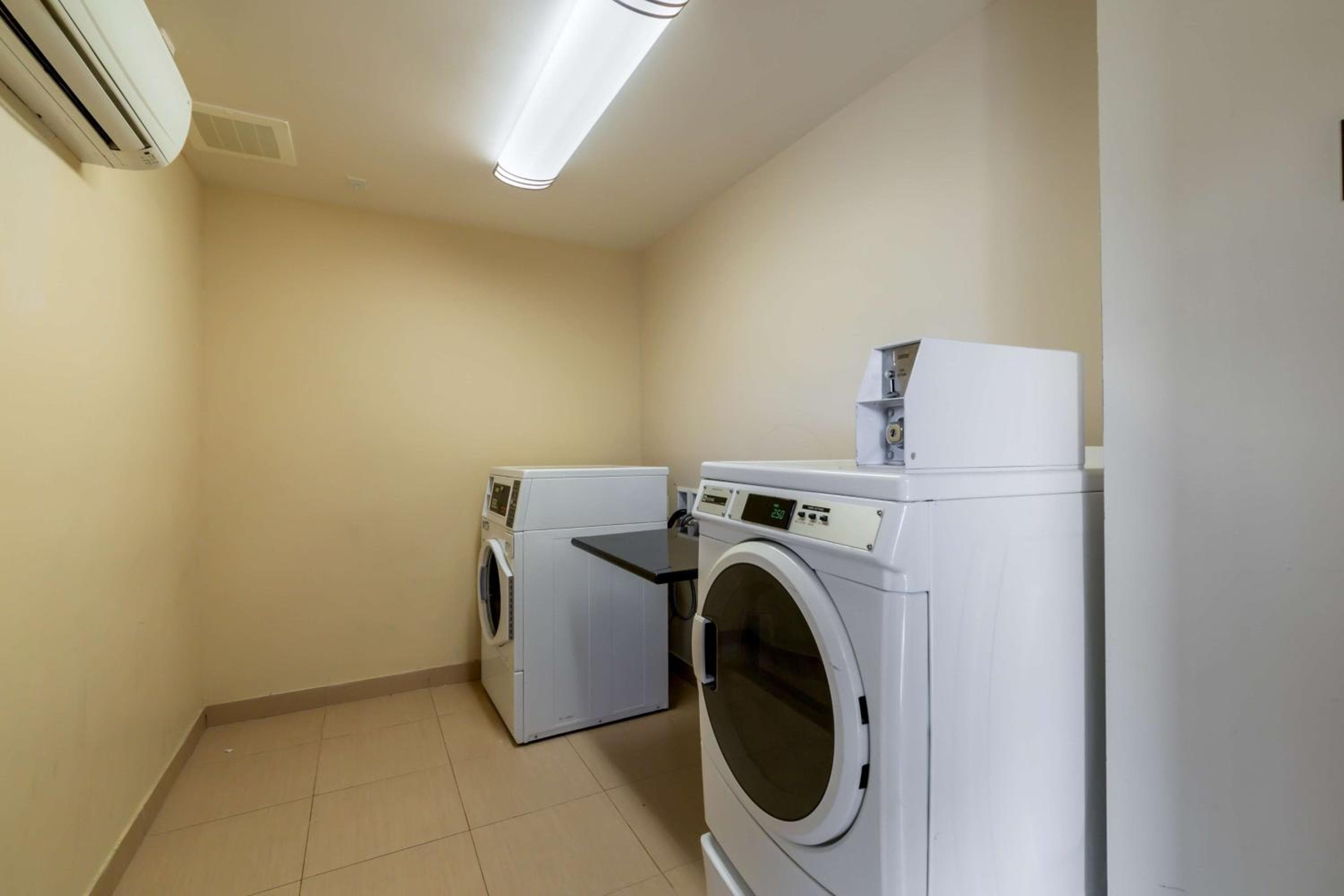 Best Western Plus Miami Airport North Hotel & Suites — 30