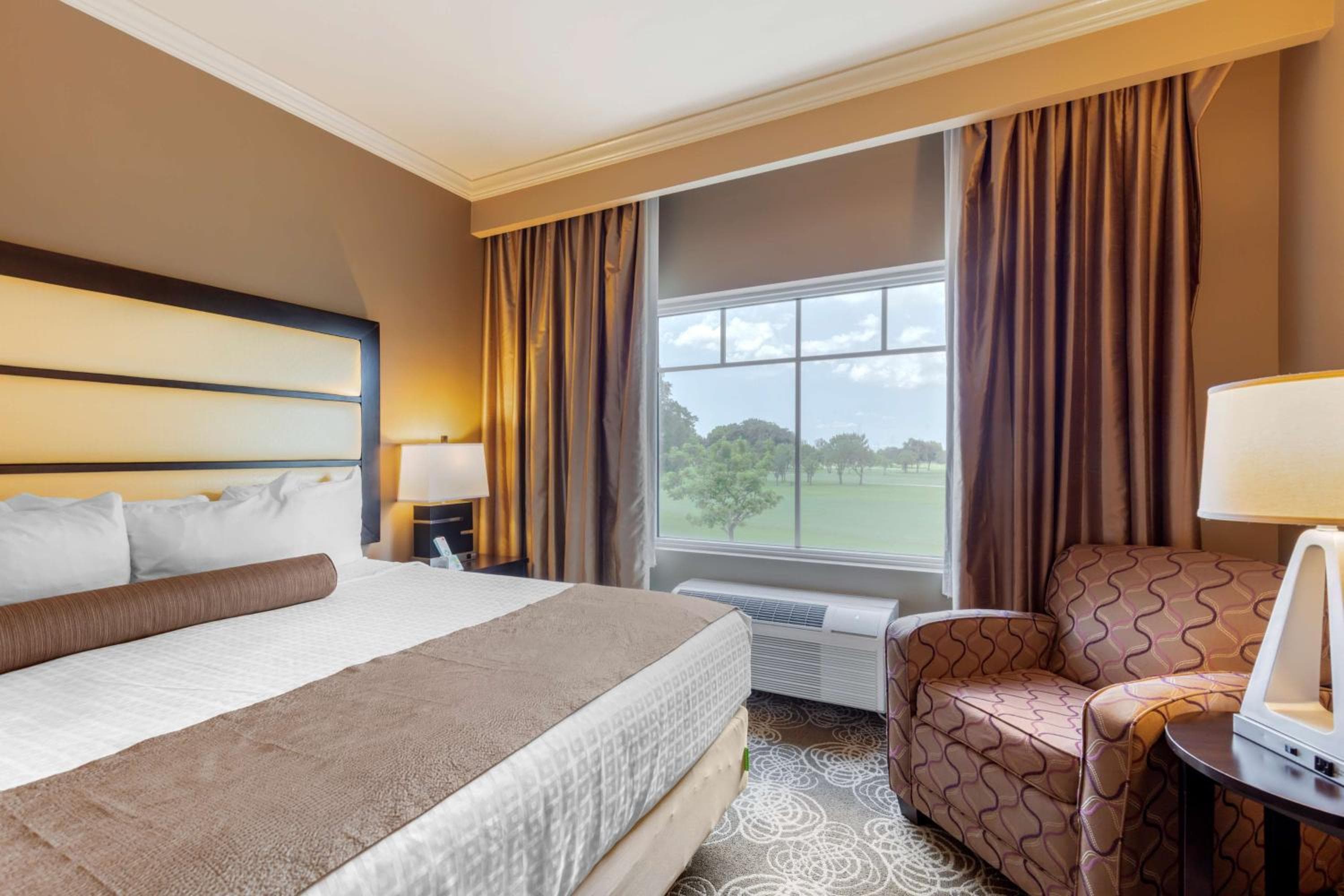 Best Western Plus Miami Airport North Hotel & Suites — 12