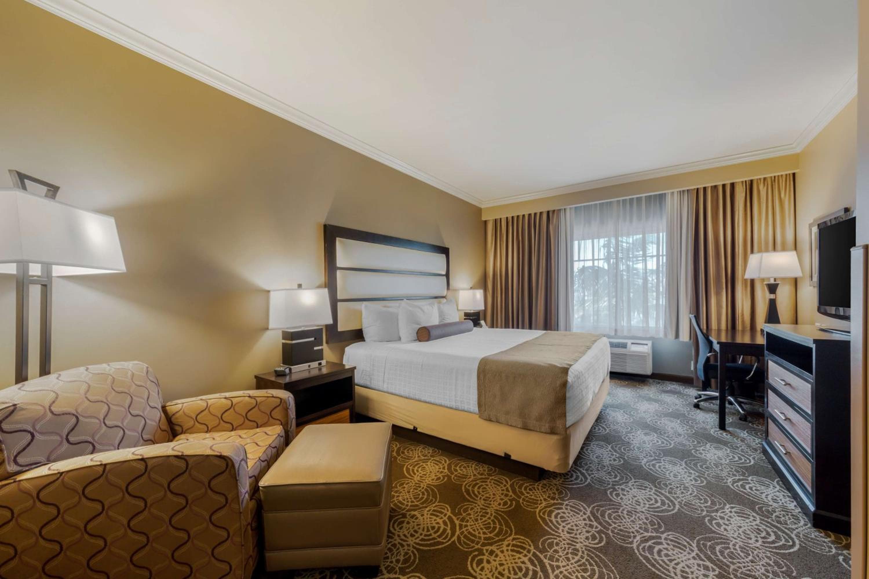 Best Western Plus Miami Airport North Hotel & Suites — 23
