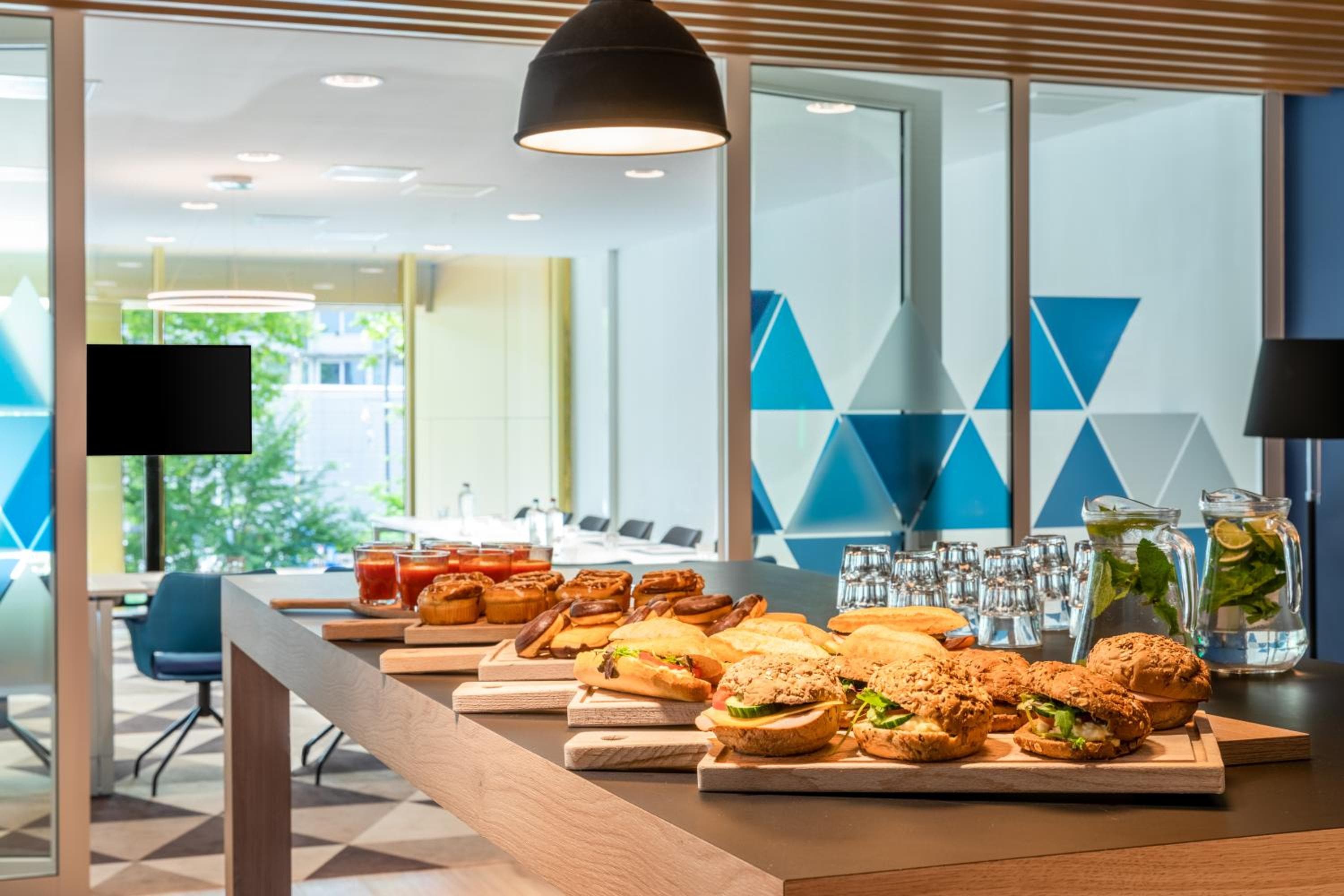 Holiday Inn Express Amsterdam - North Riverside by IHG — 8