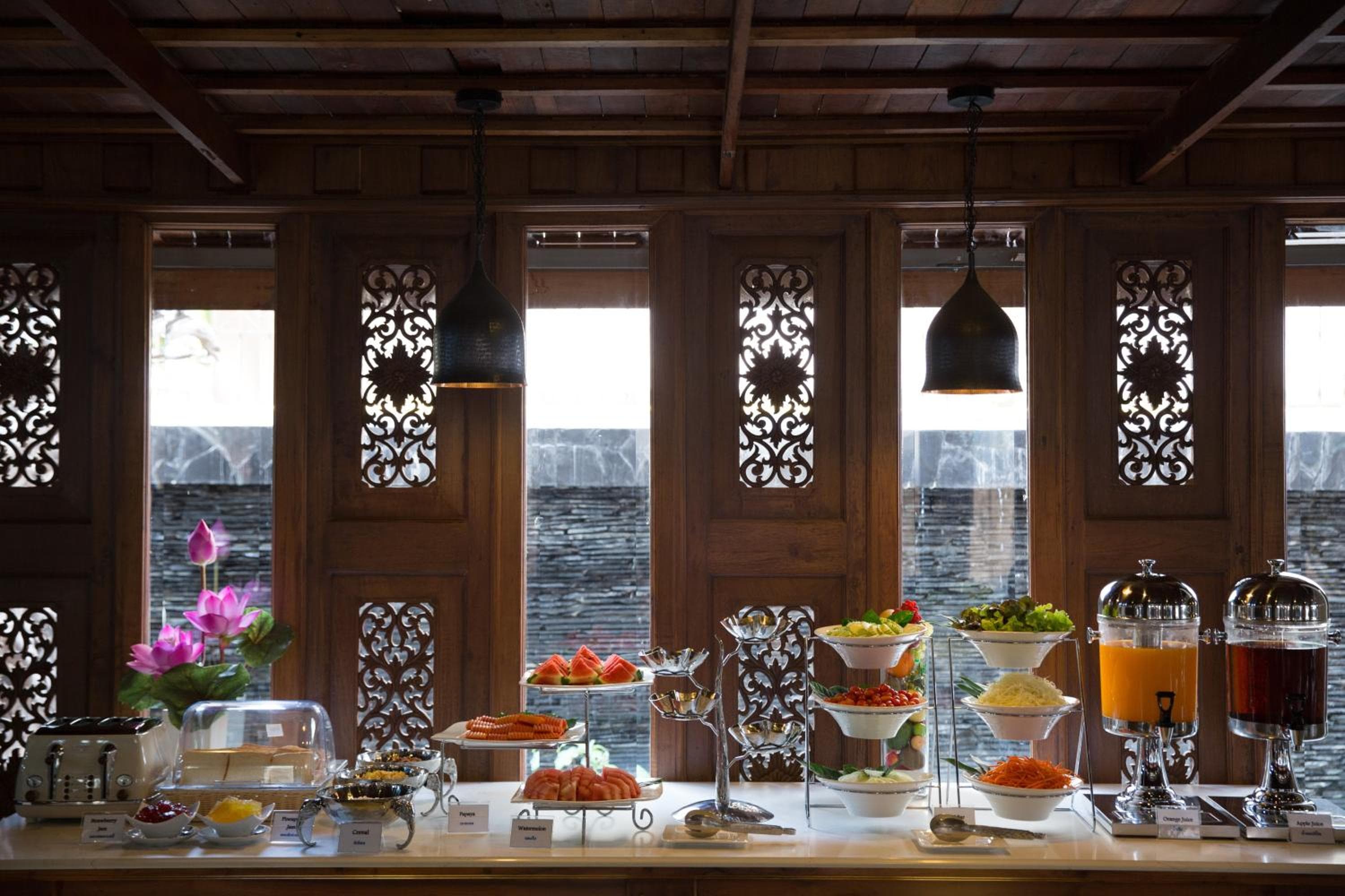 True Siam Rangnam Hotel — 15