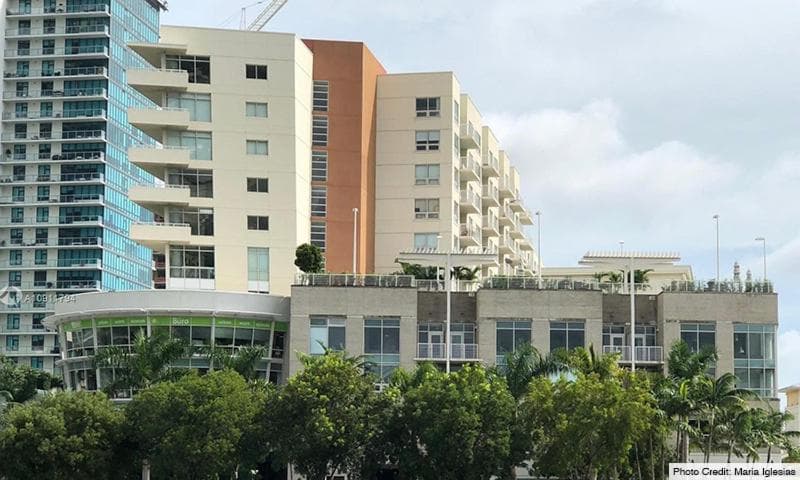 Maravilloso condominio de 1 dormitorio en Midtown. — 1