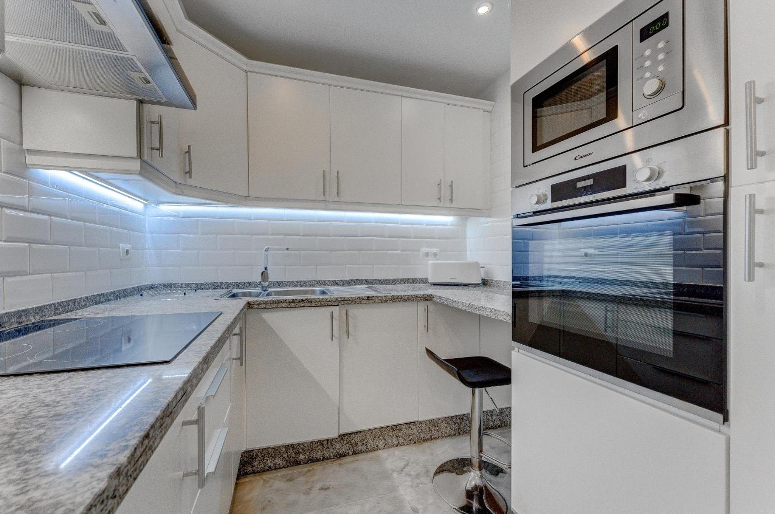 Heated Pool Stylish 3 Bedrm Apartment Los Cristianos — 3