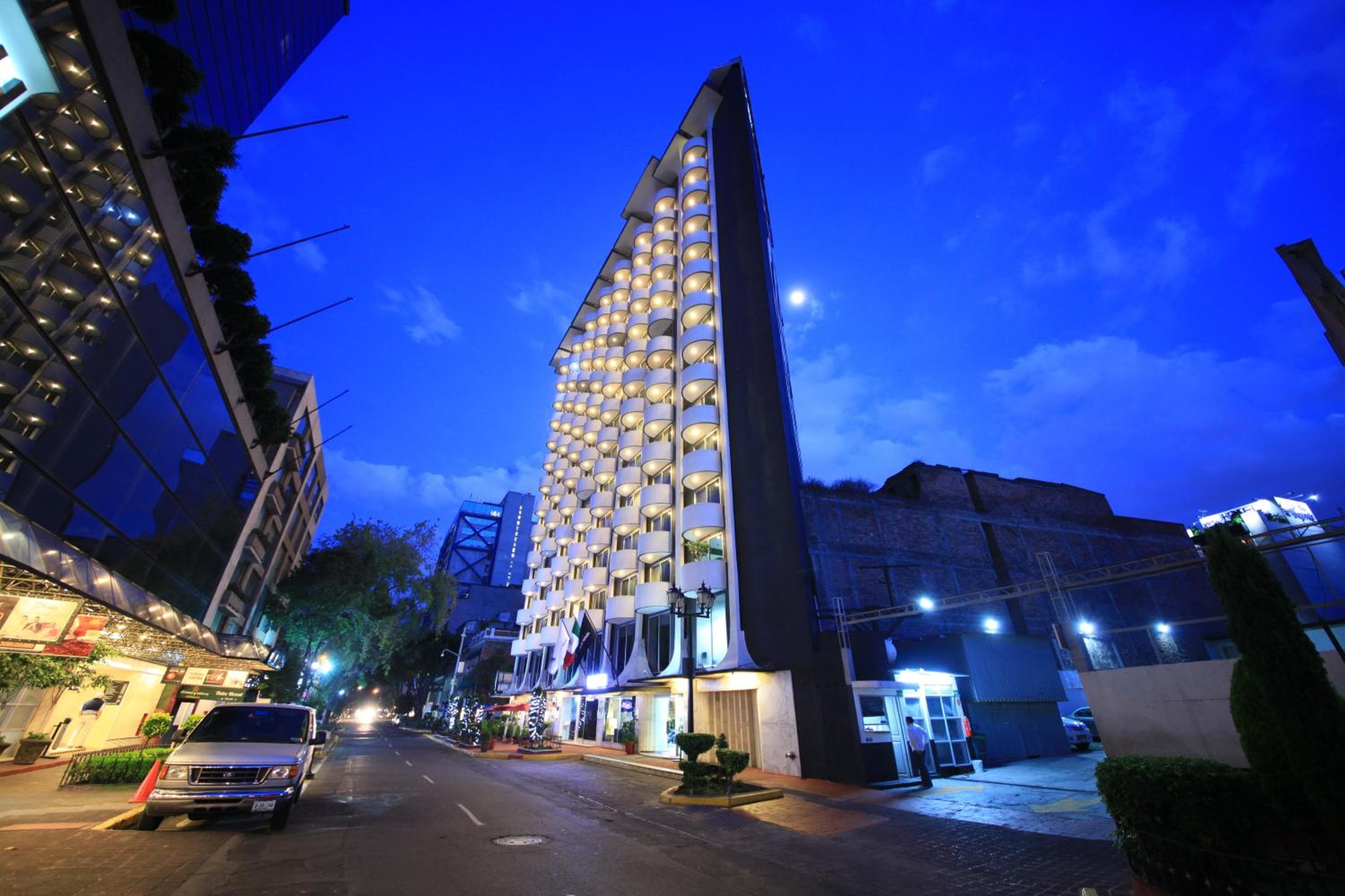 Hotel Jahrhundert Reforma — 1