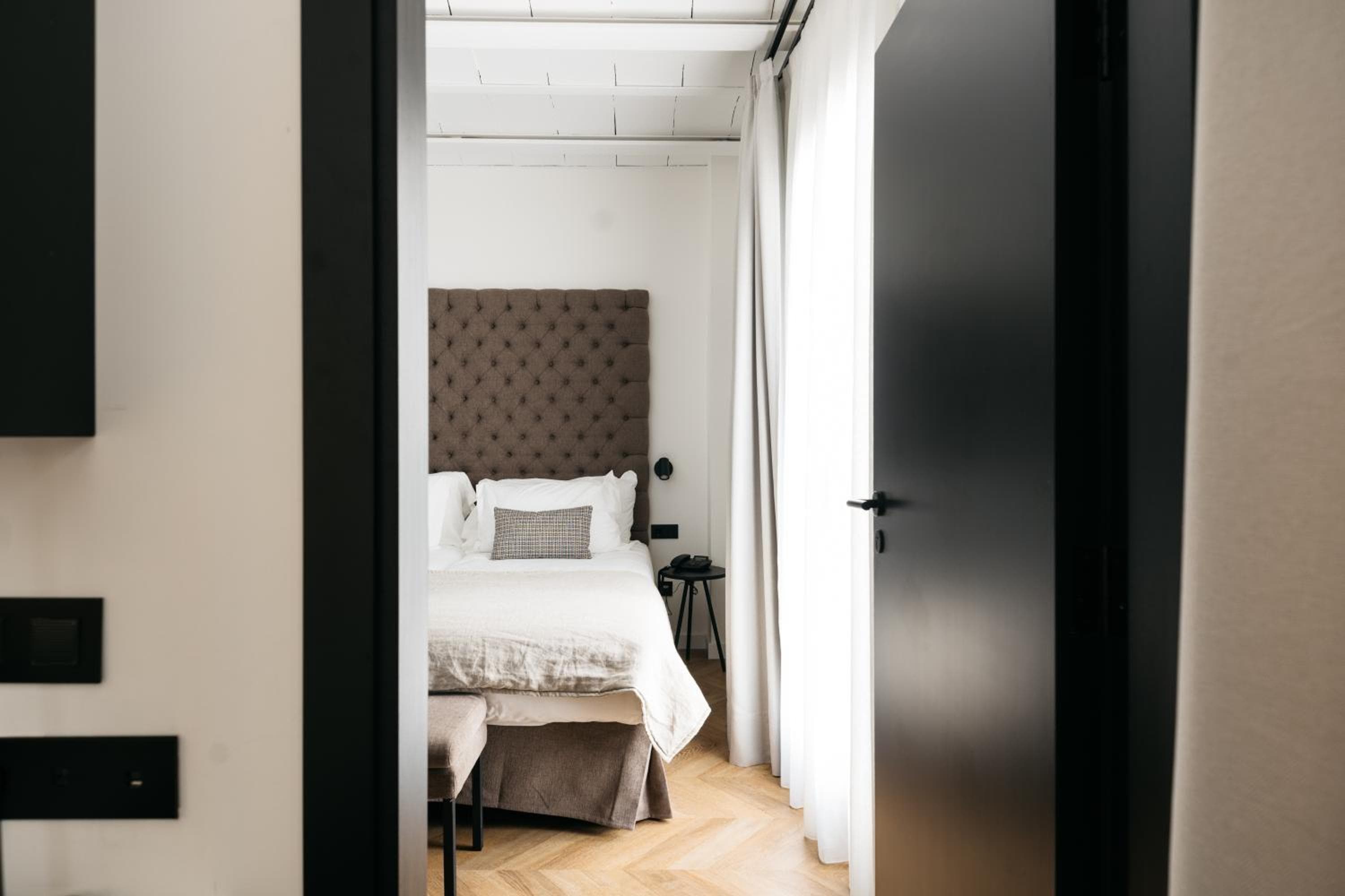 Boutique Hotel Petit Montisión — 18