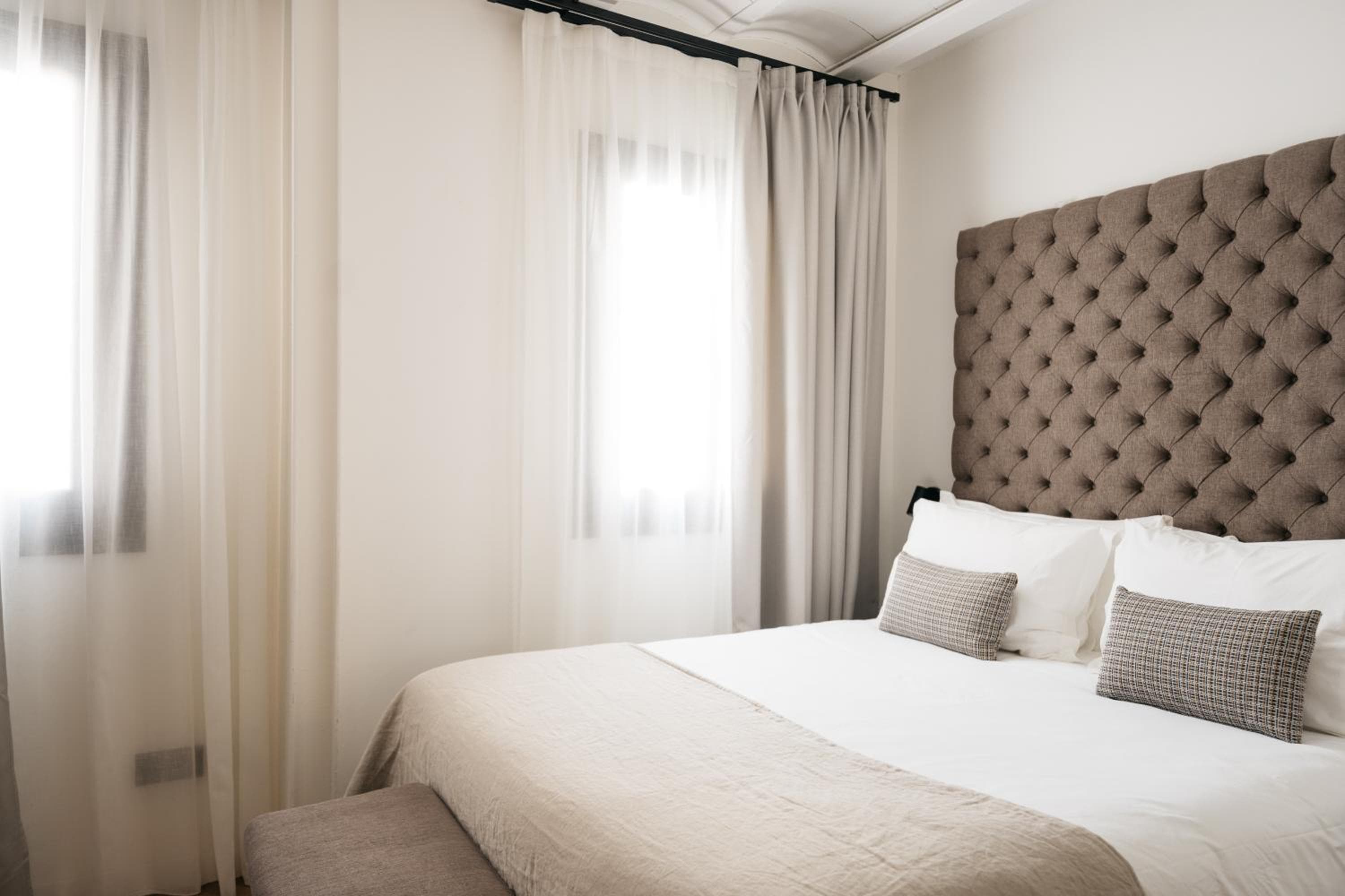 Boutique Hotel Petit Montisión — 27