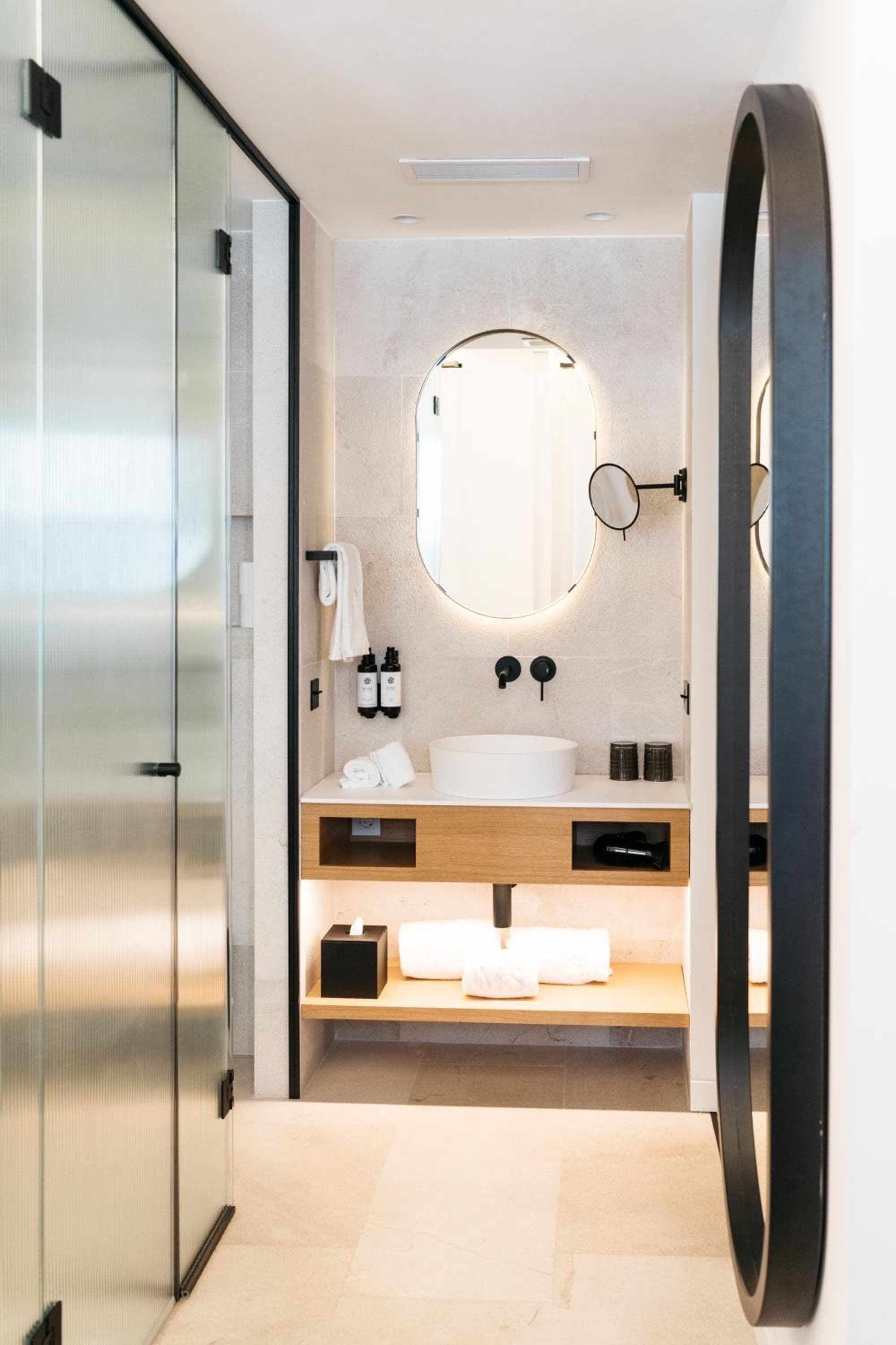 Boutique Hotel Petit Montisión — 15