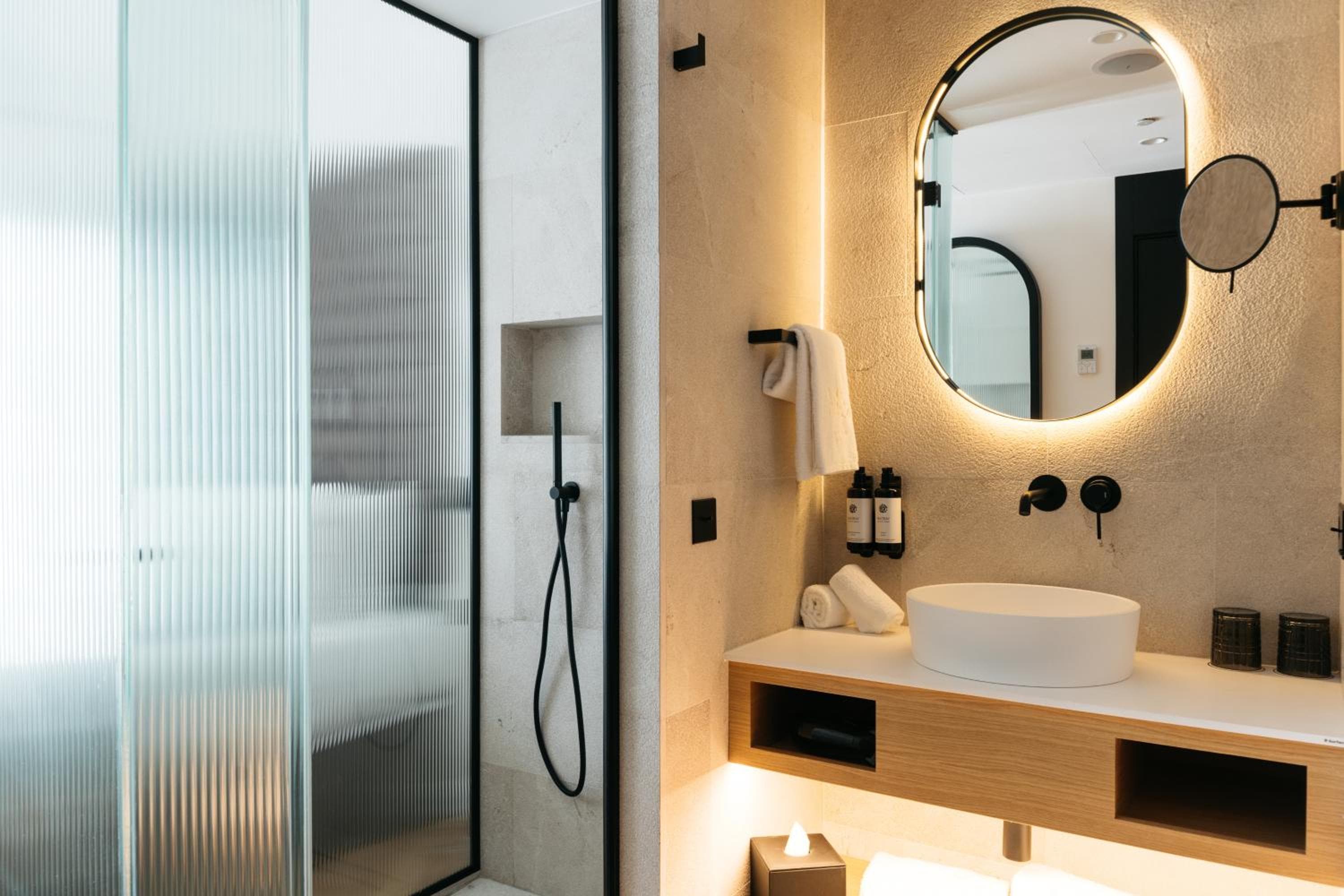 Boutique Hotel Petit Montisión — 22