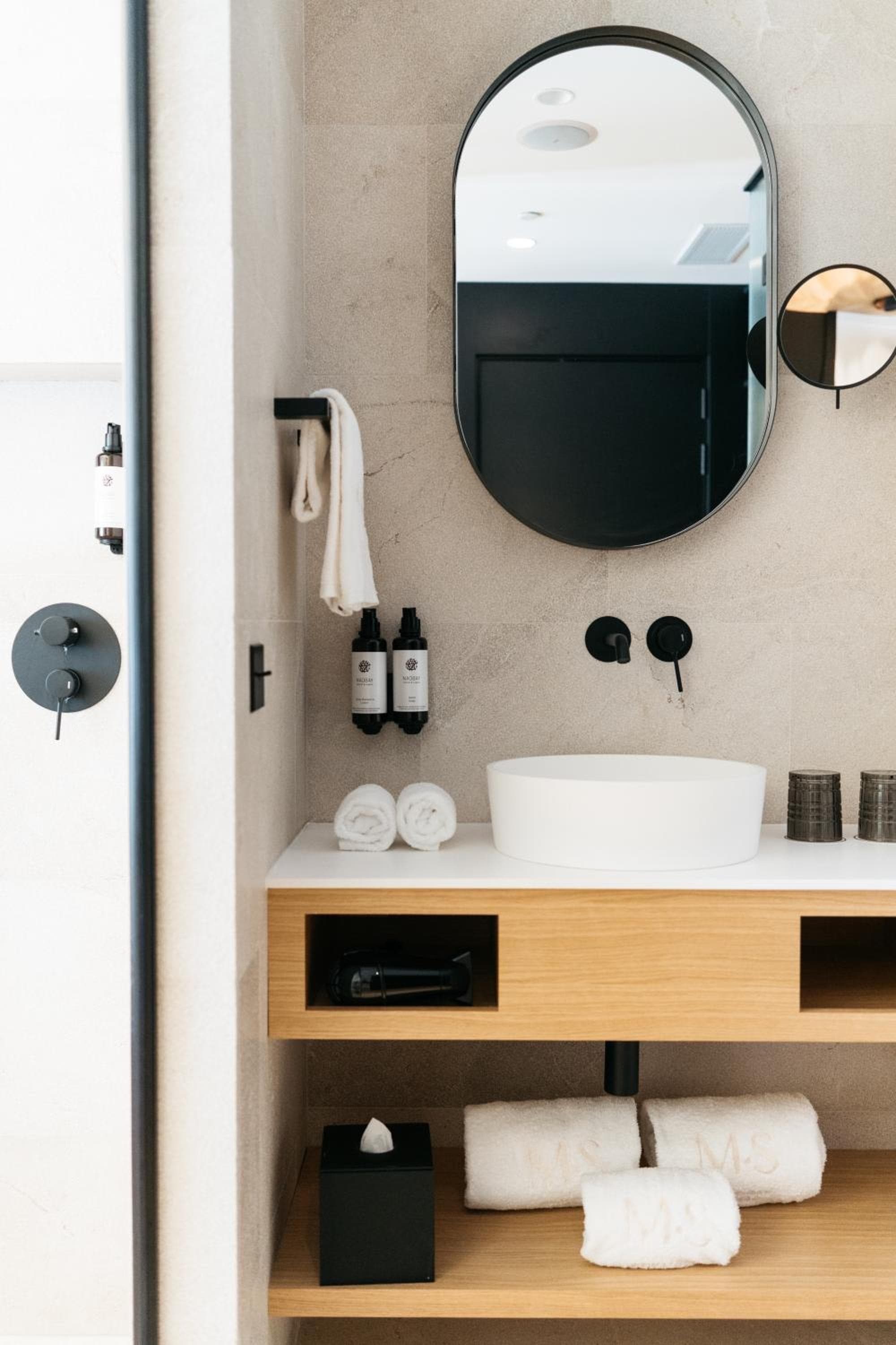Boutique Hotel Petit Montisión — 12