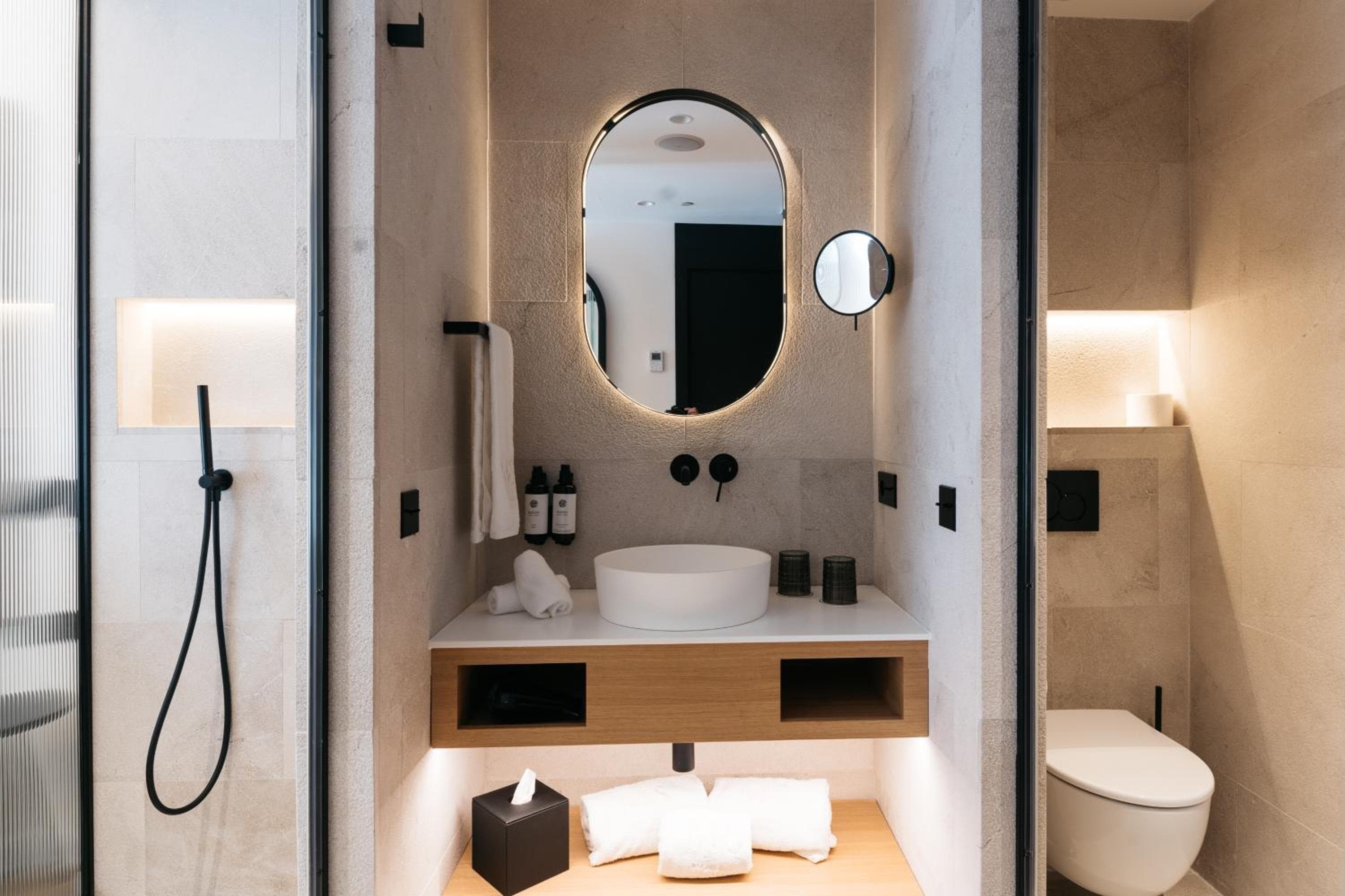 Boutique Hotel Petit Montisión — 7