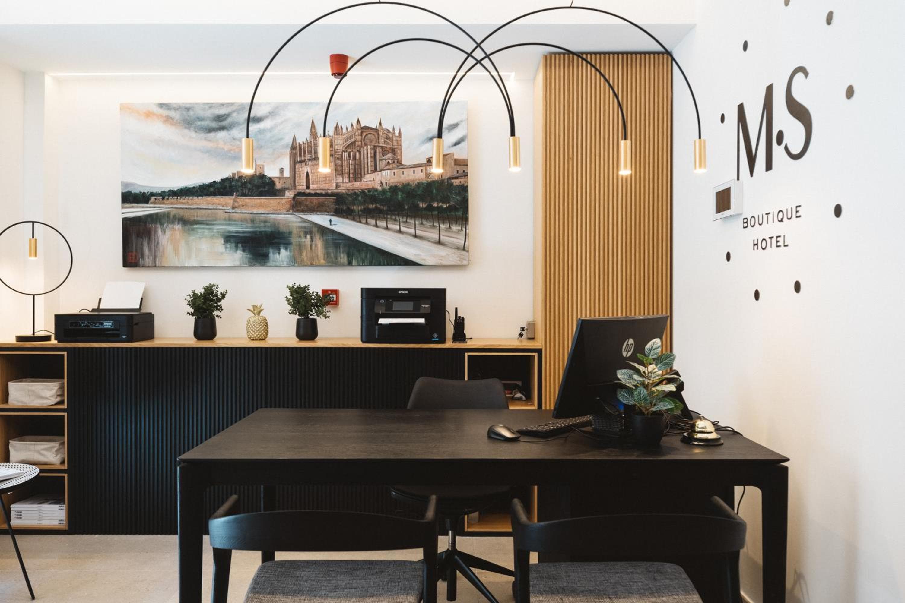 Boutique Hotel Petit Montisión — 21