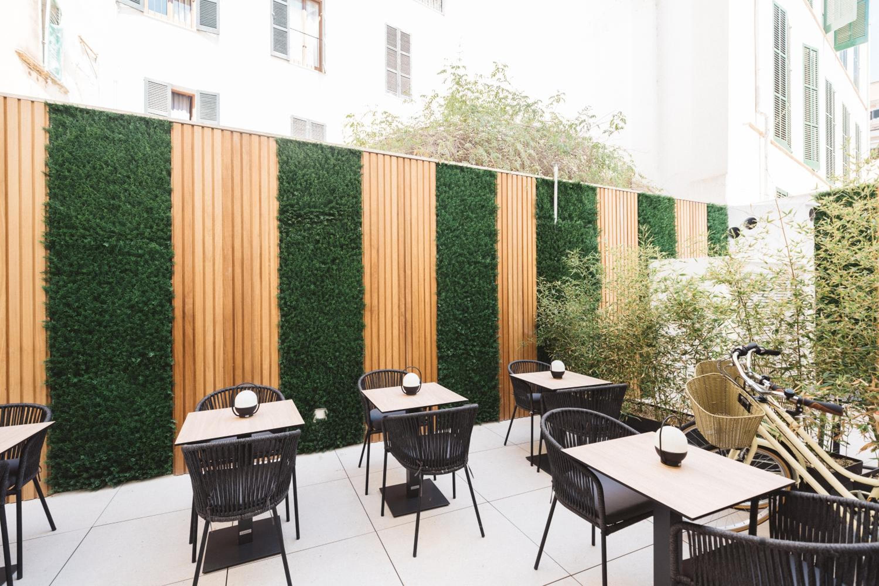 Boutique Hotel Petit Montisión — 7