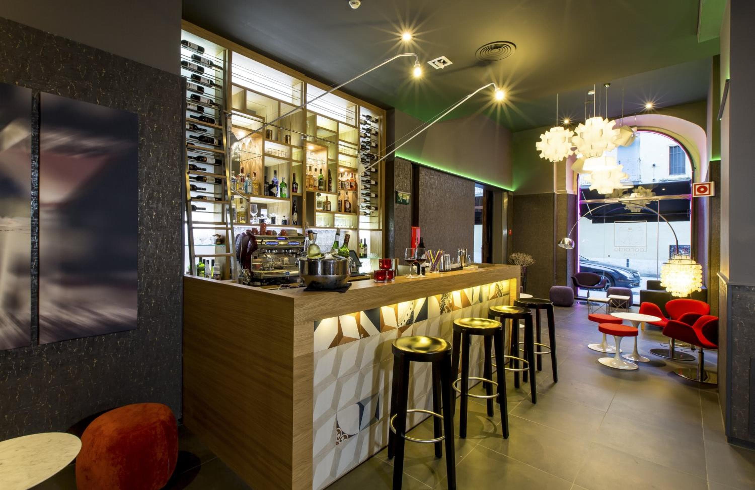 Leonardo Hotel Barcelona Las Ramblas — 11