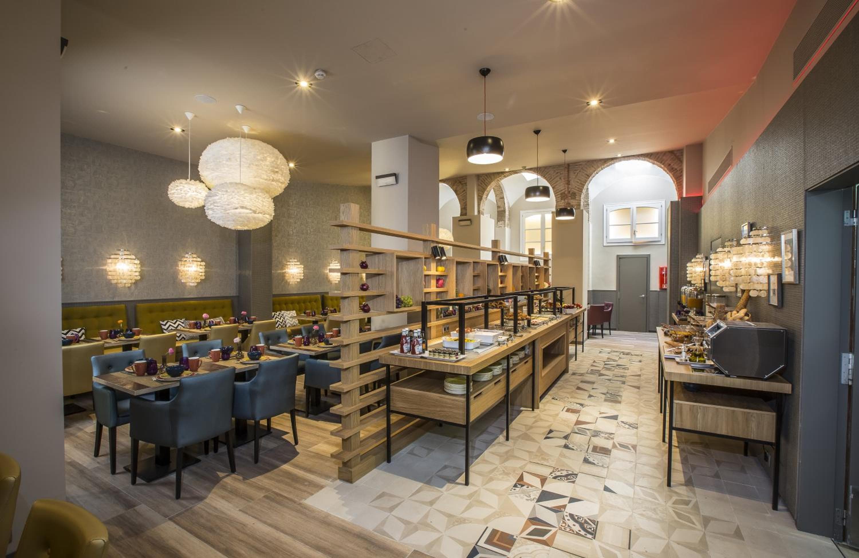 Leonardo Hotel Barcelona Las Ramblas — 13