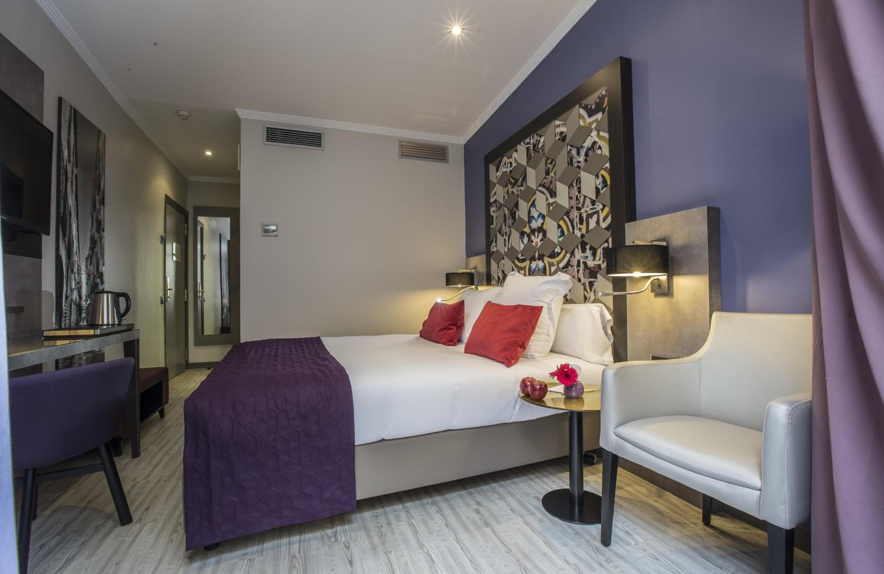 Leonardo Hotel Barcelona Las Ramblas — 24