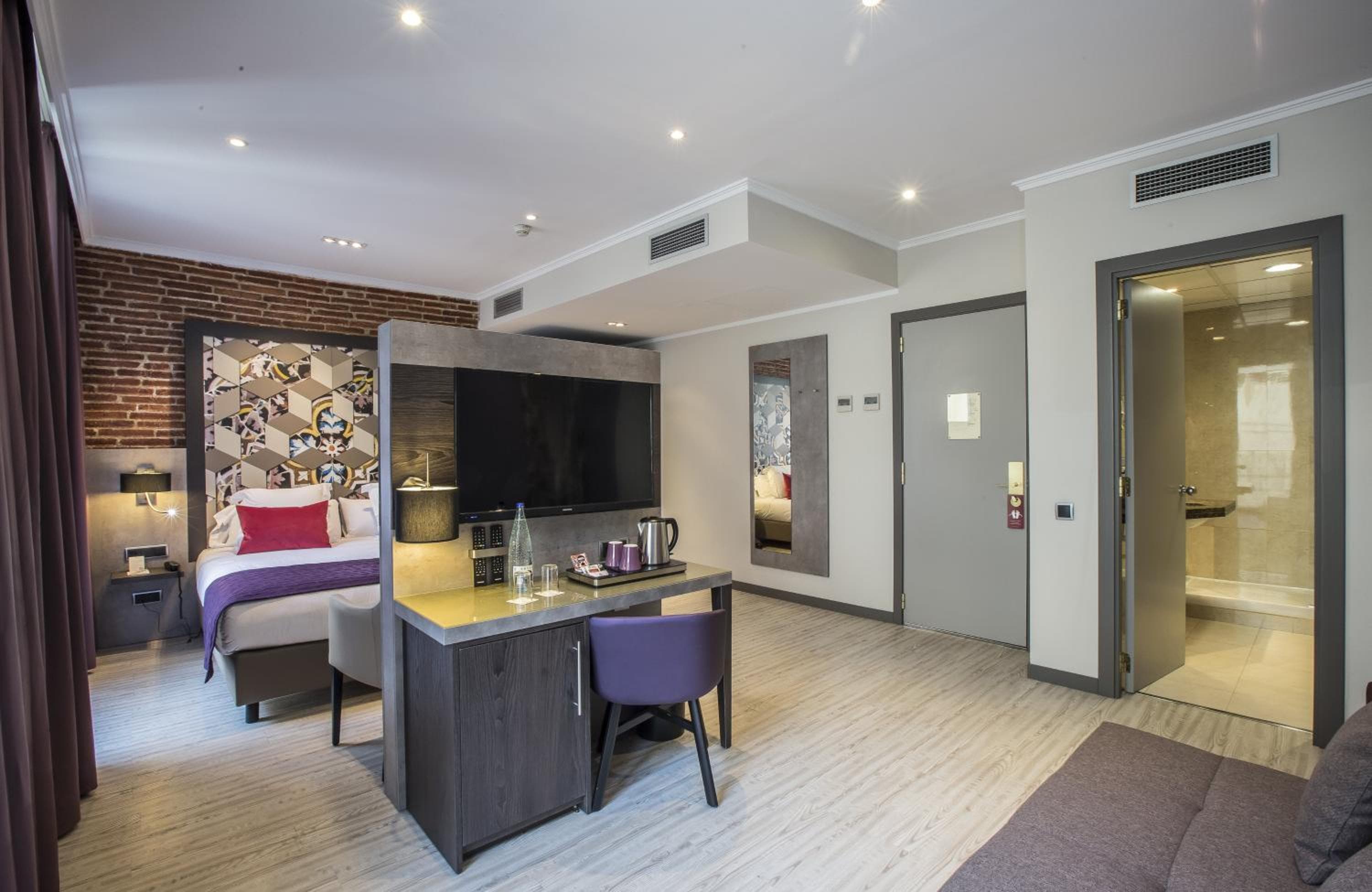 Leonardo Hotel Barcelona Las Ramblas — 13