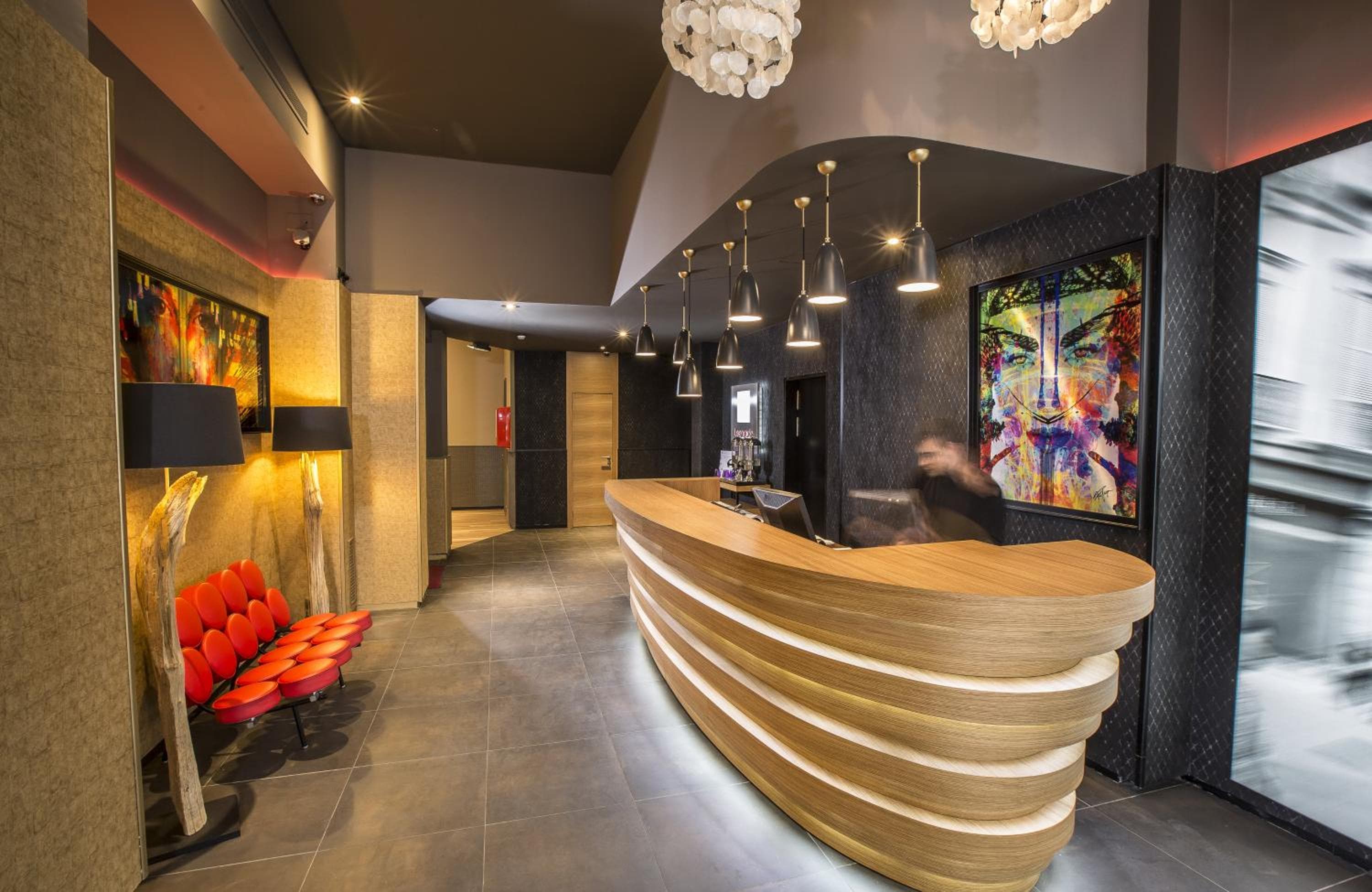 Leonardo Hotel Barcelona Las Ramblas — 10