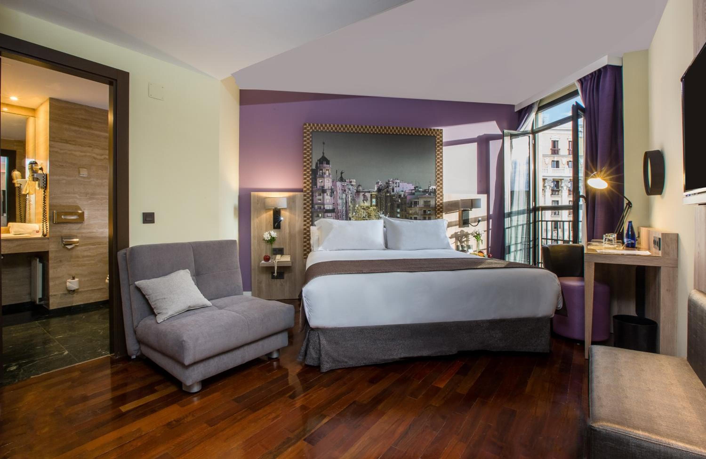Leonardo Hotel Madrid Centro Ciudad — 1