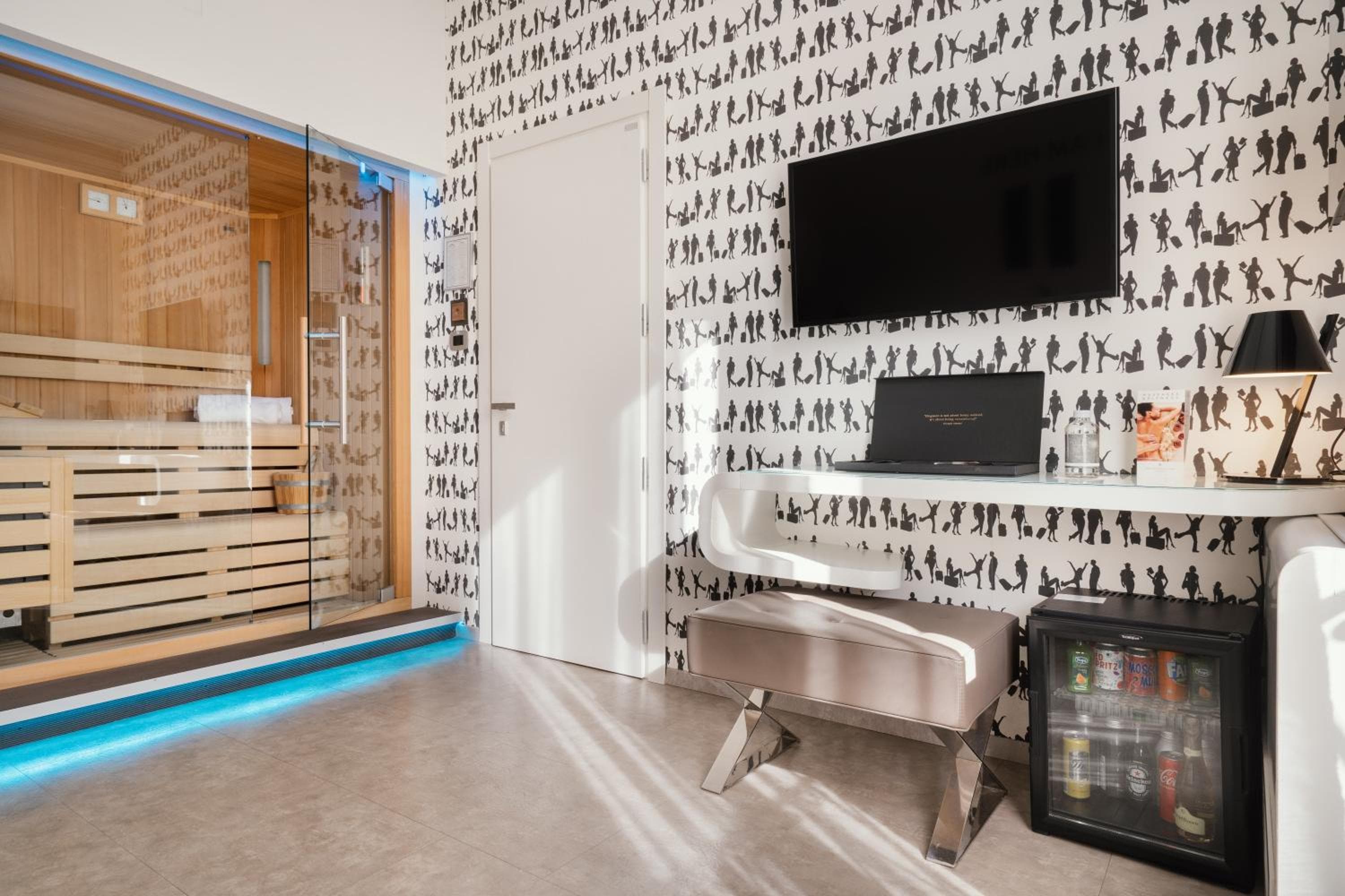 Montenapoleone Suites — 15