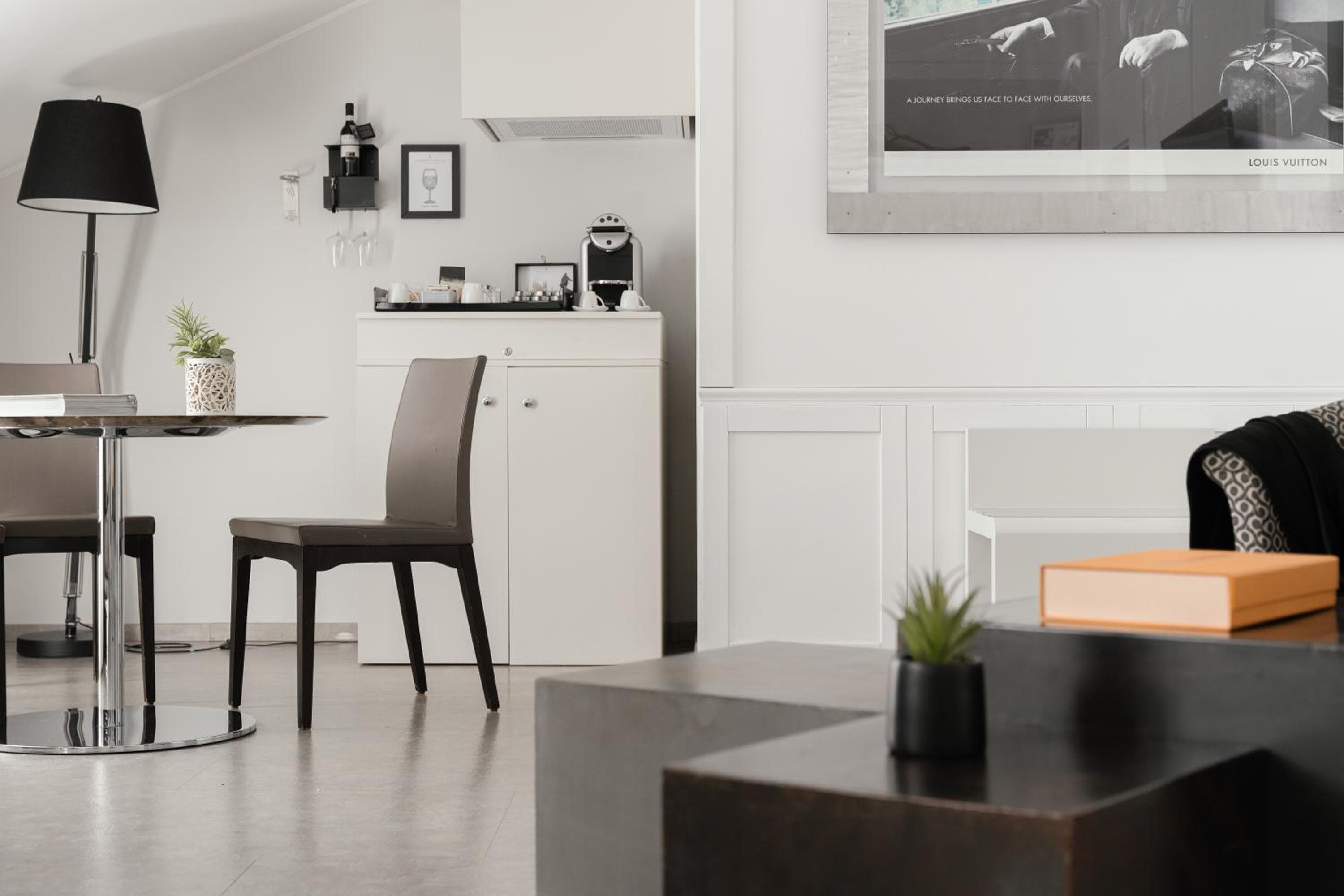 Montenapoleone Suites — 12