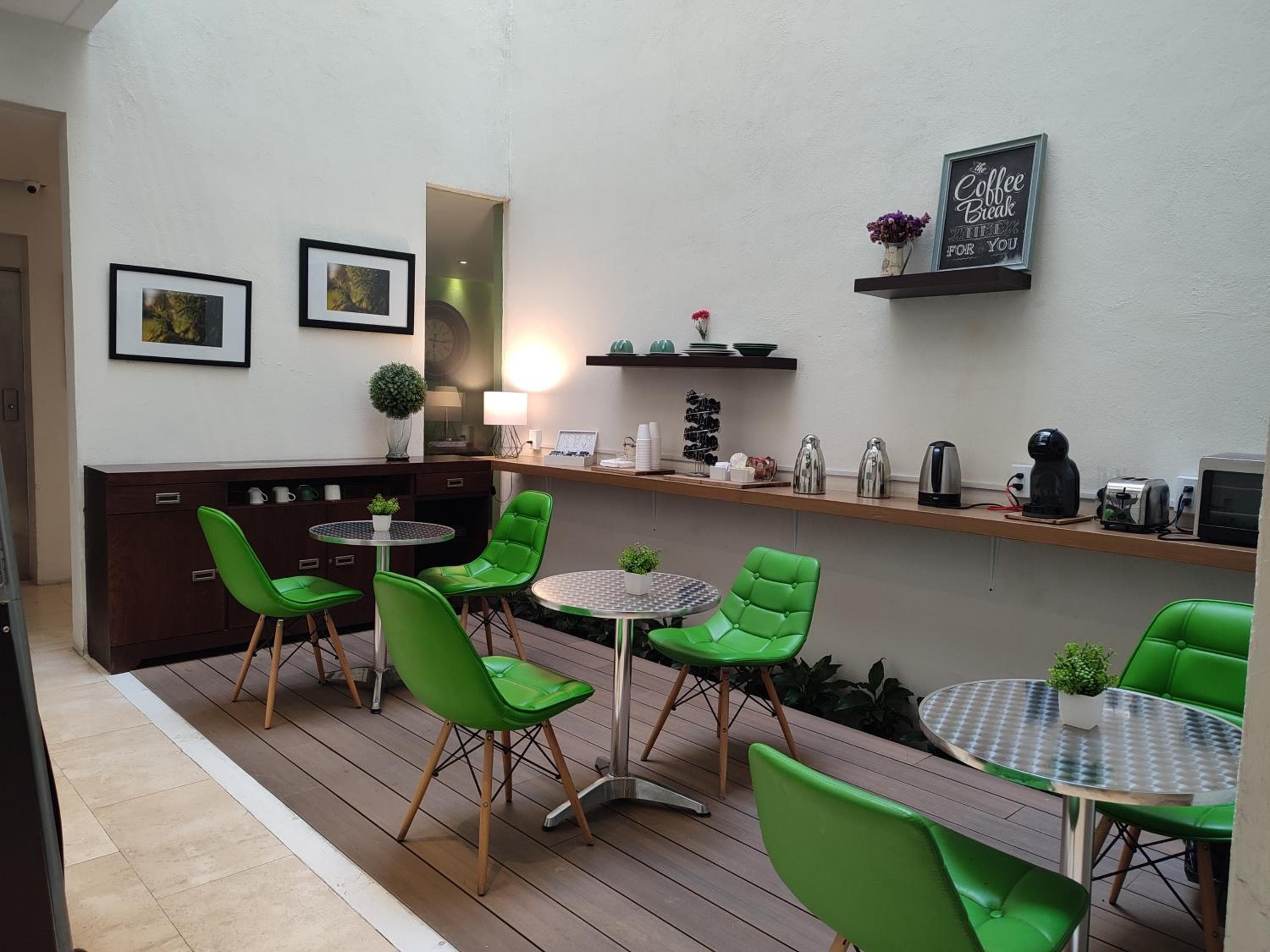 Lombardo Suites — 8