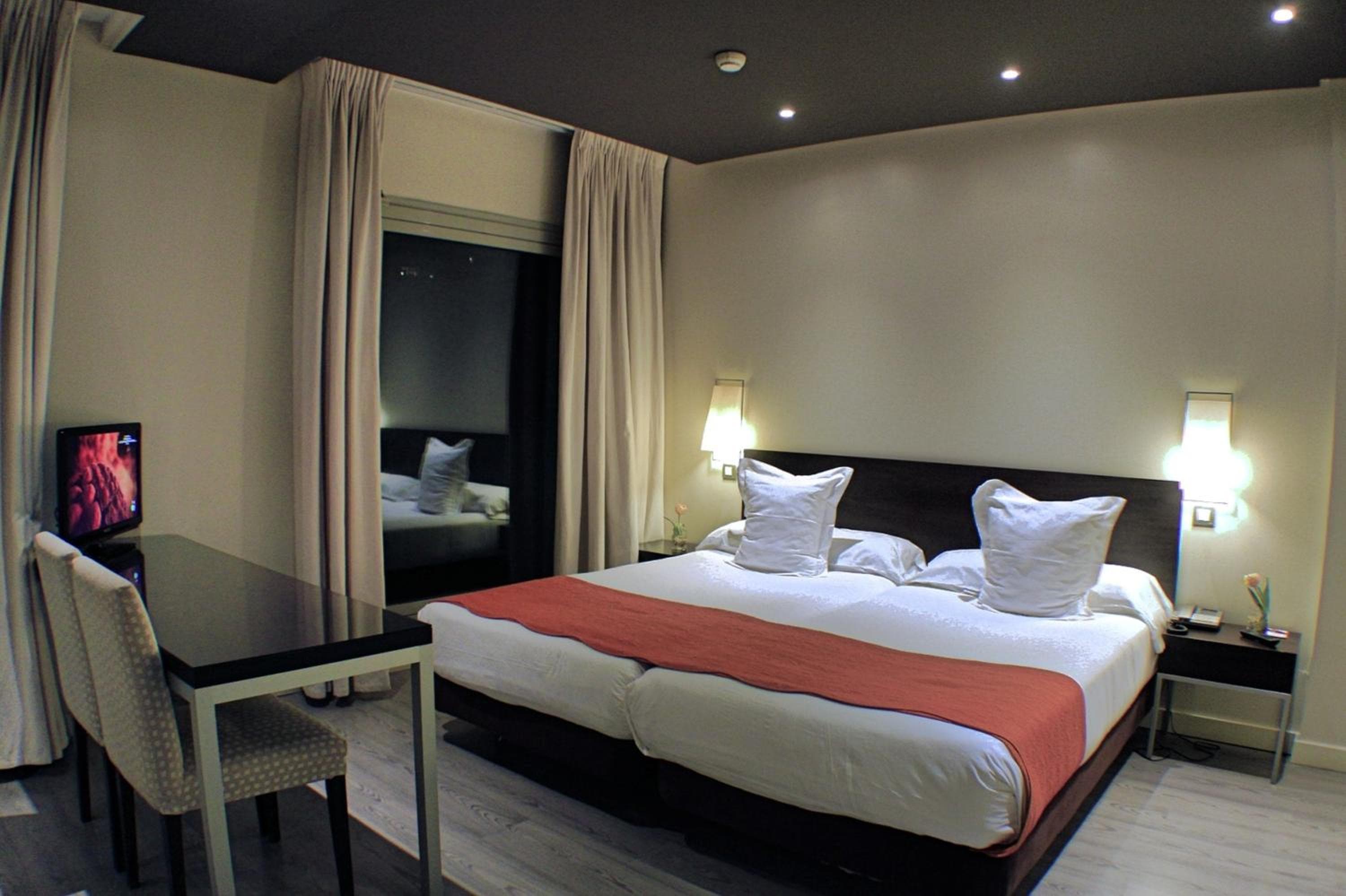 Suites Viena Plaza de España — 9