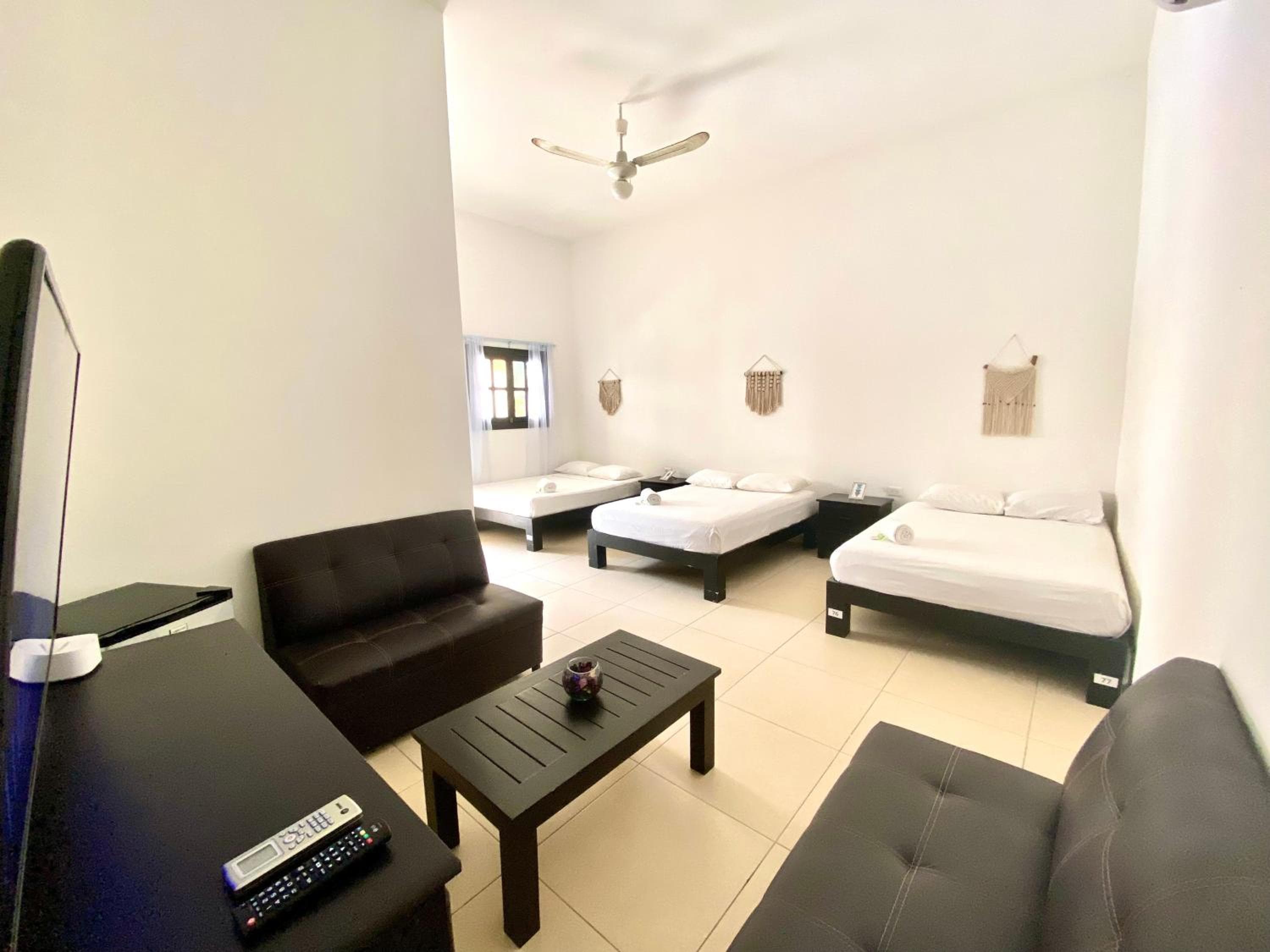 We Playa Hotel-Hostel — 30