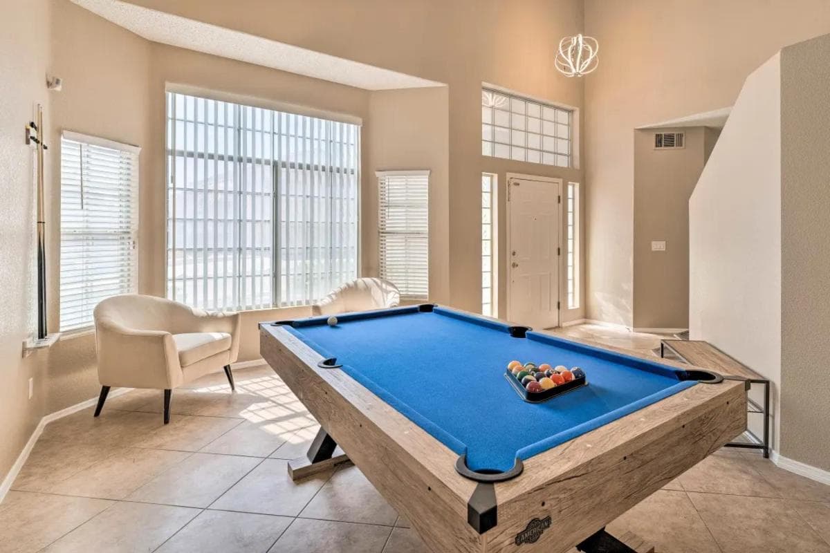 Family Fun House with Hot Tub, Grill and Games — 5