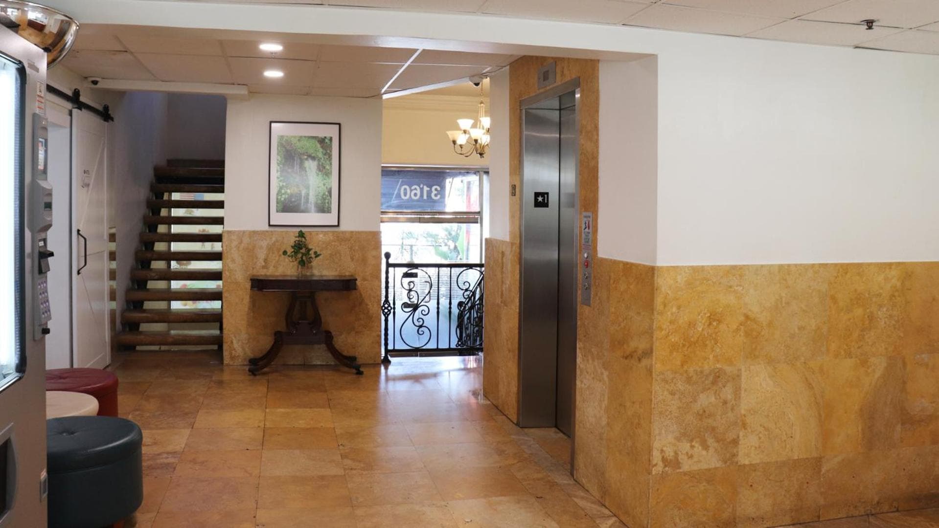 Hometel Suites — 12