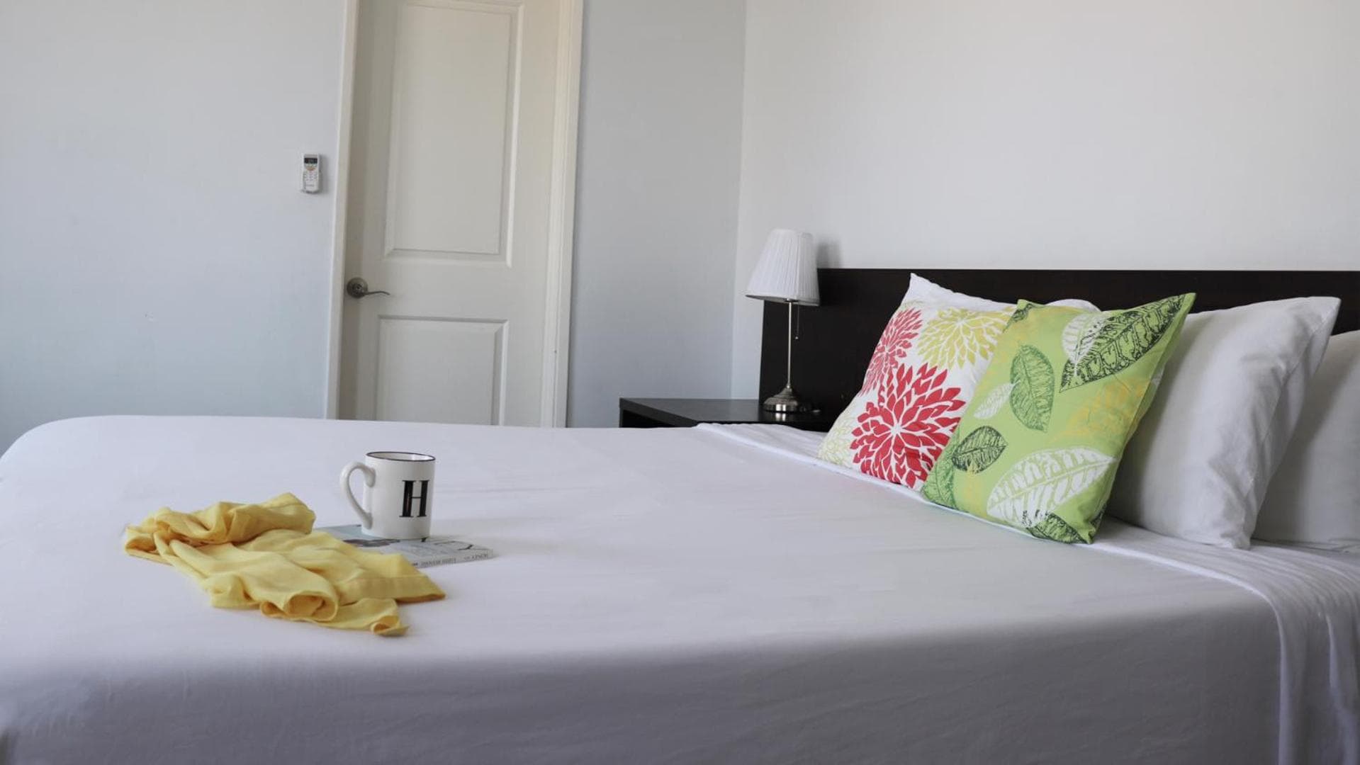 Hometel Suites — 20