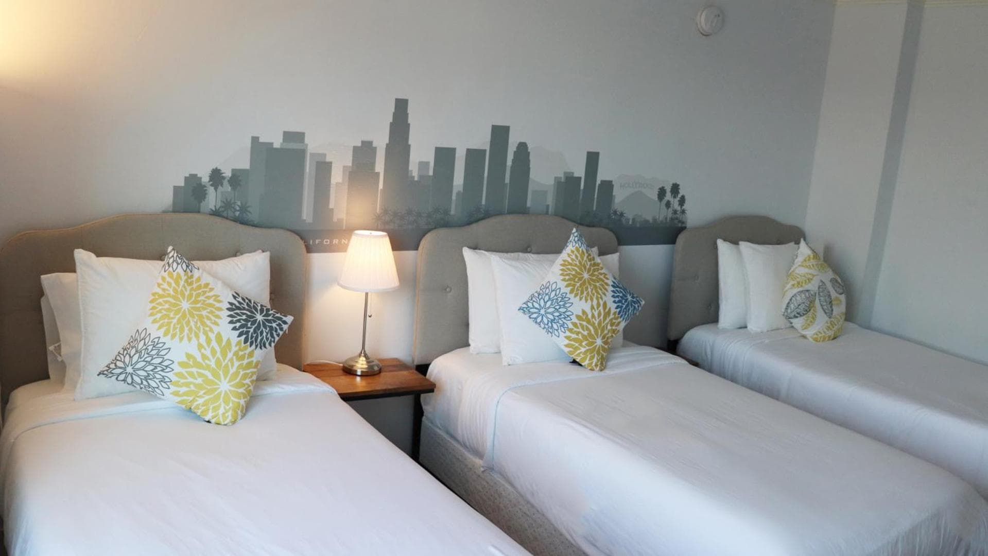 Hometel Suites — 14