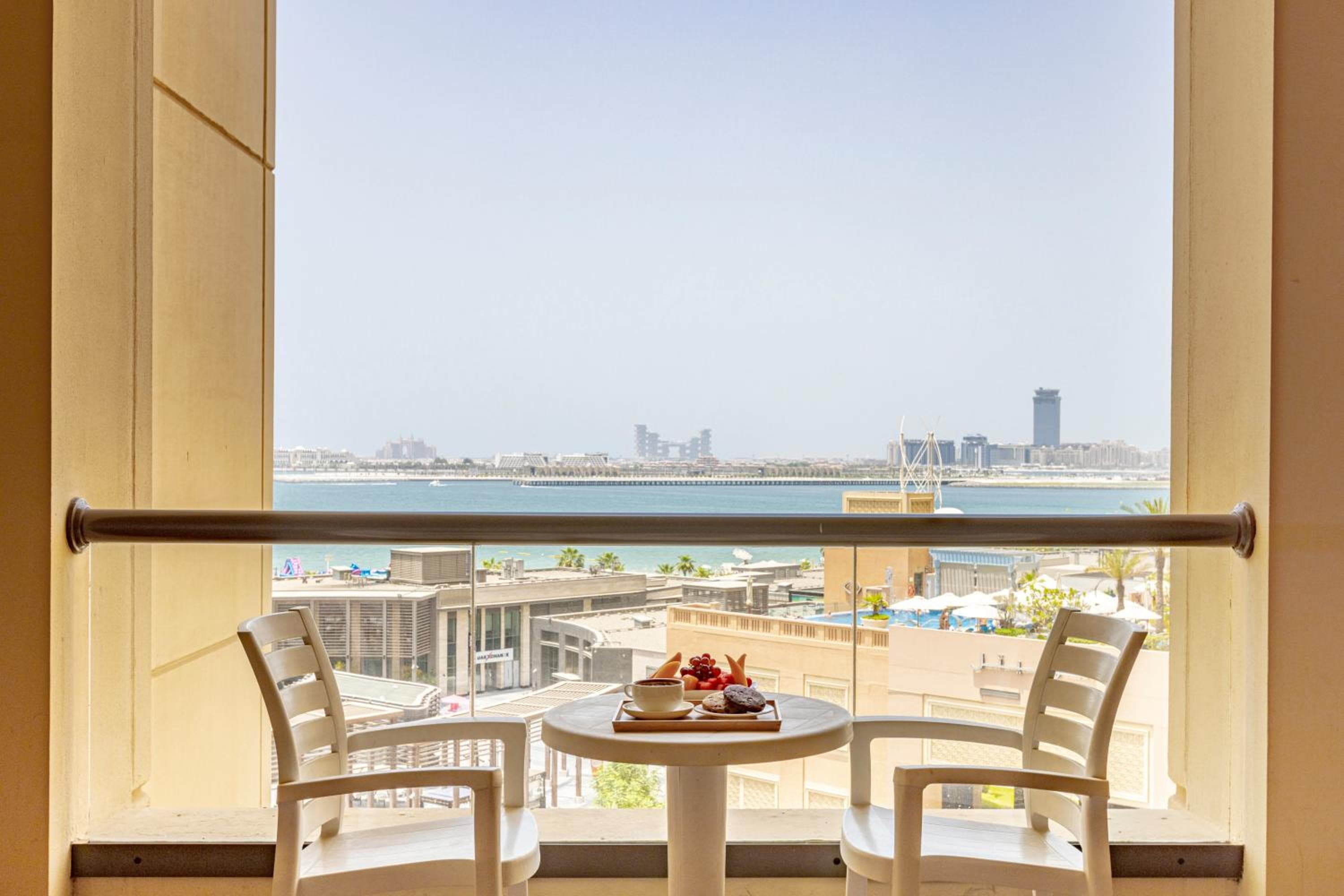 Roda Amwaj Suites Jumeirah Beach Residence — 10