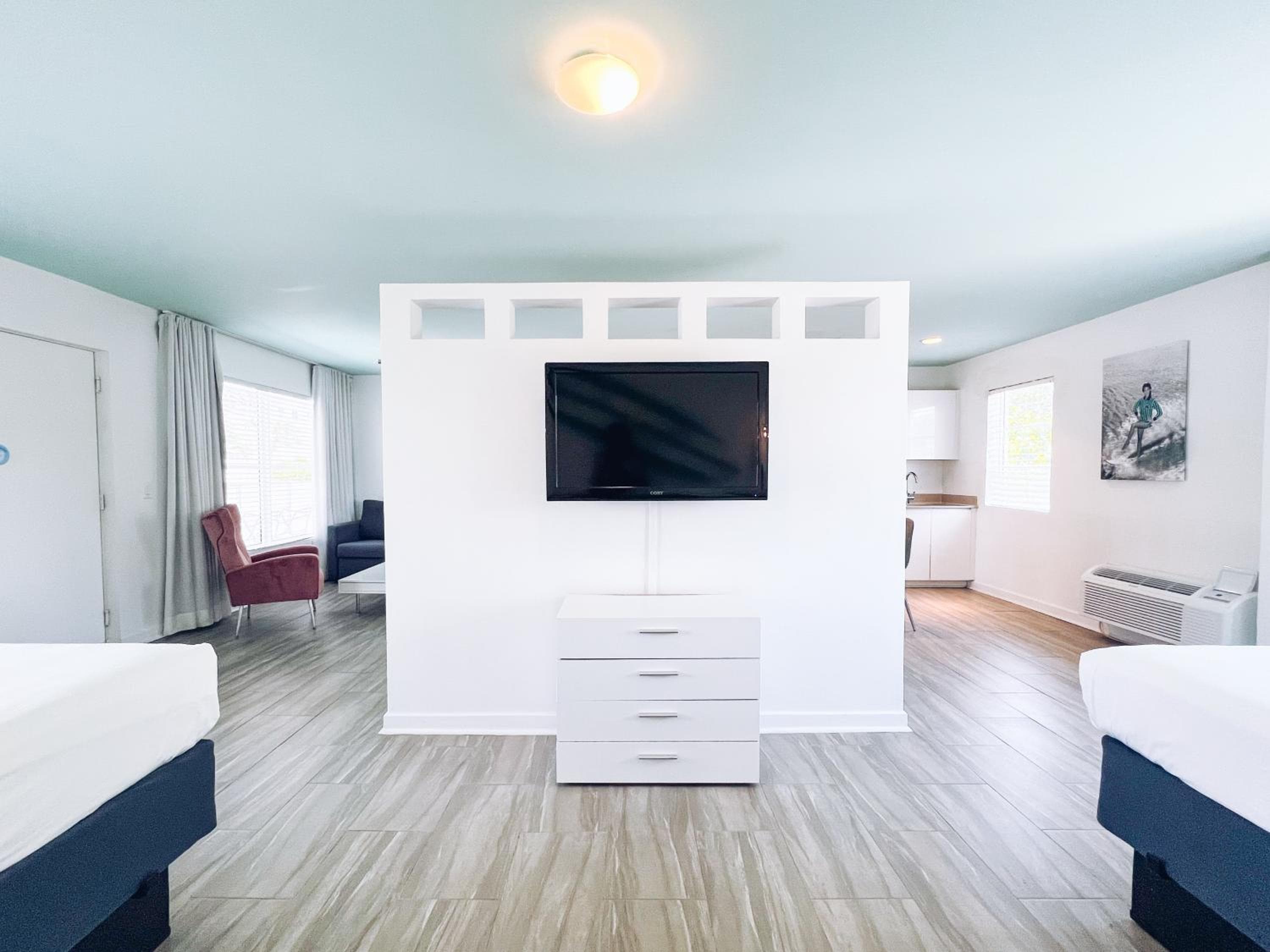 Aqua Hotel — 18