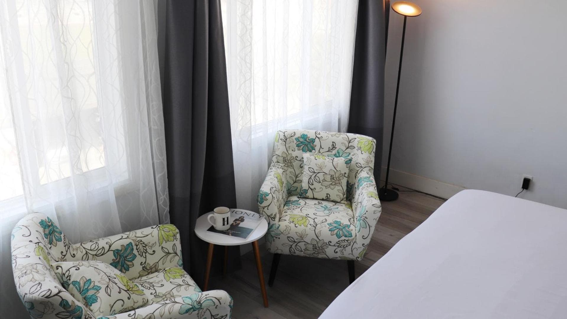 Hometel Suites — 21