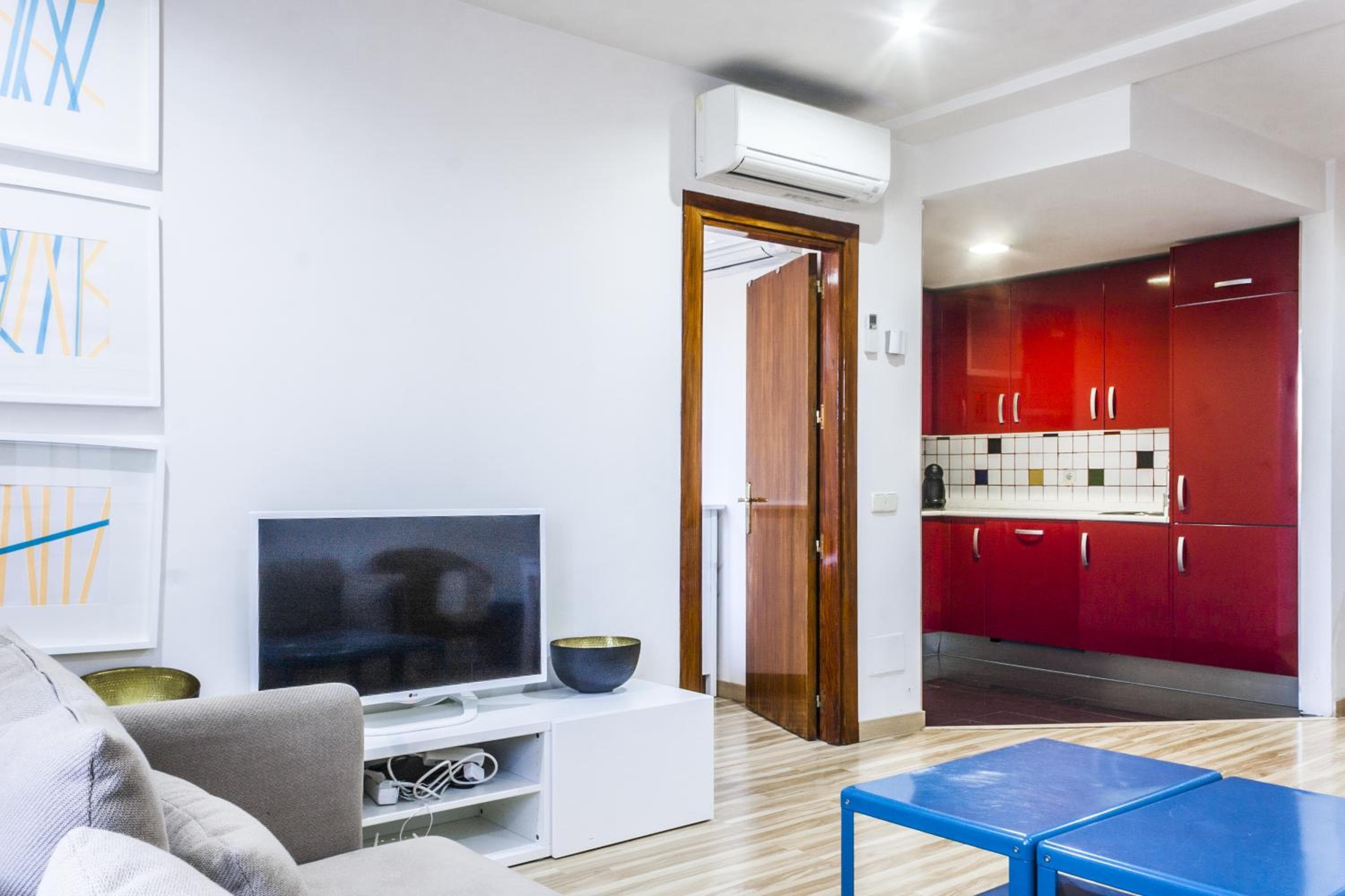 Mola Suites — 25