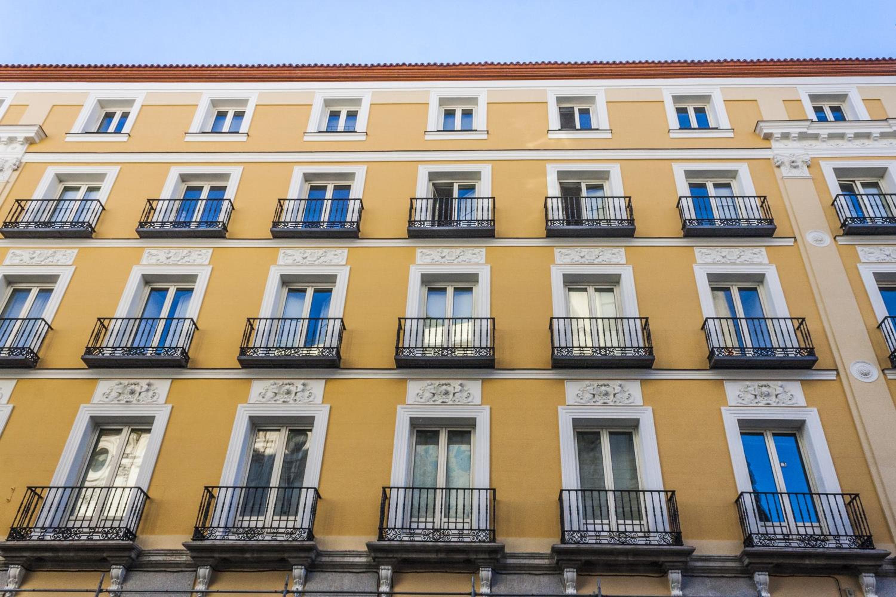 Mola Suites — 23