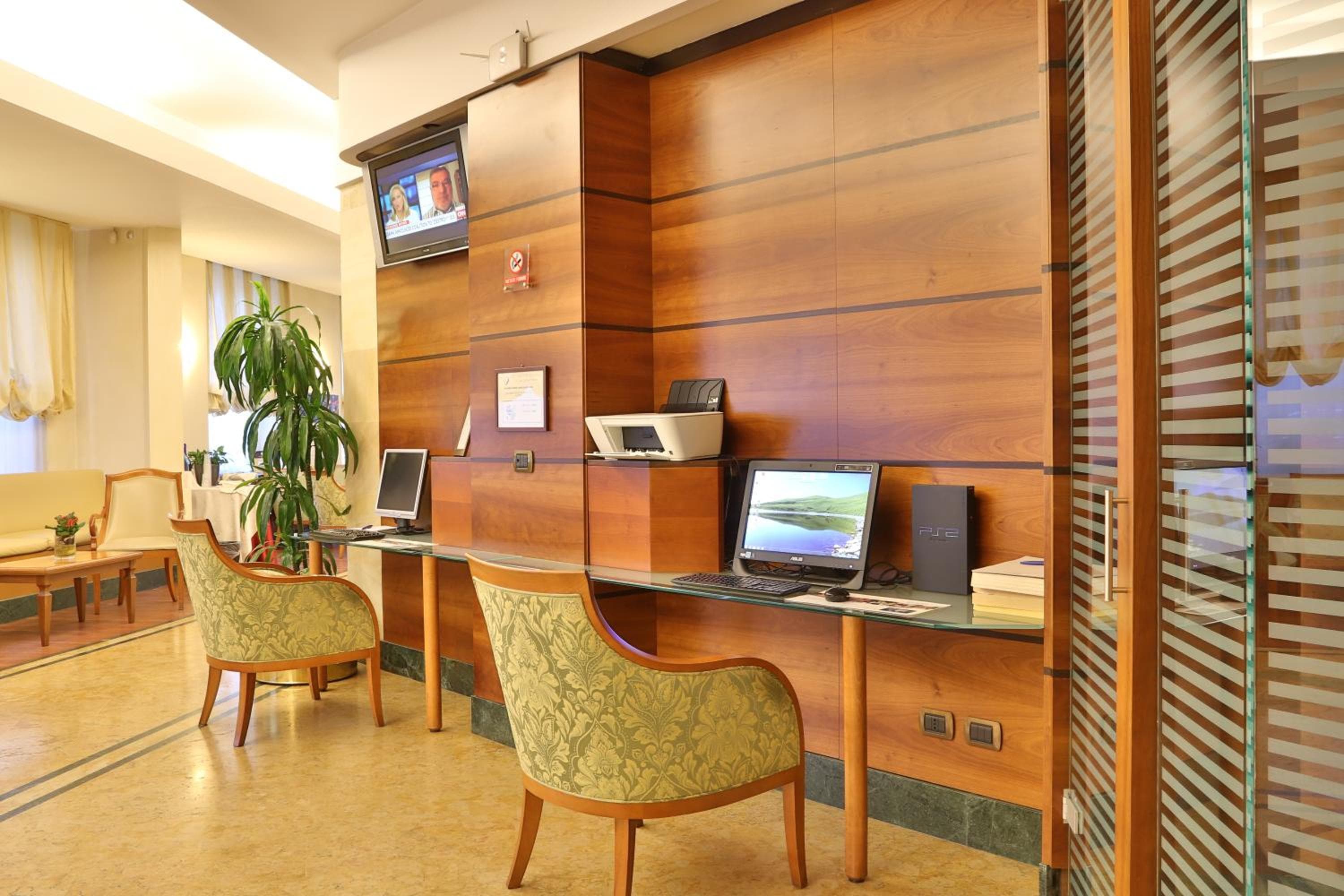Hotel Mirage Sure Hotel Collection by Best Western — 11