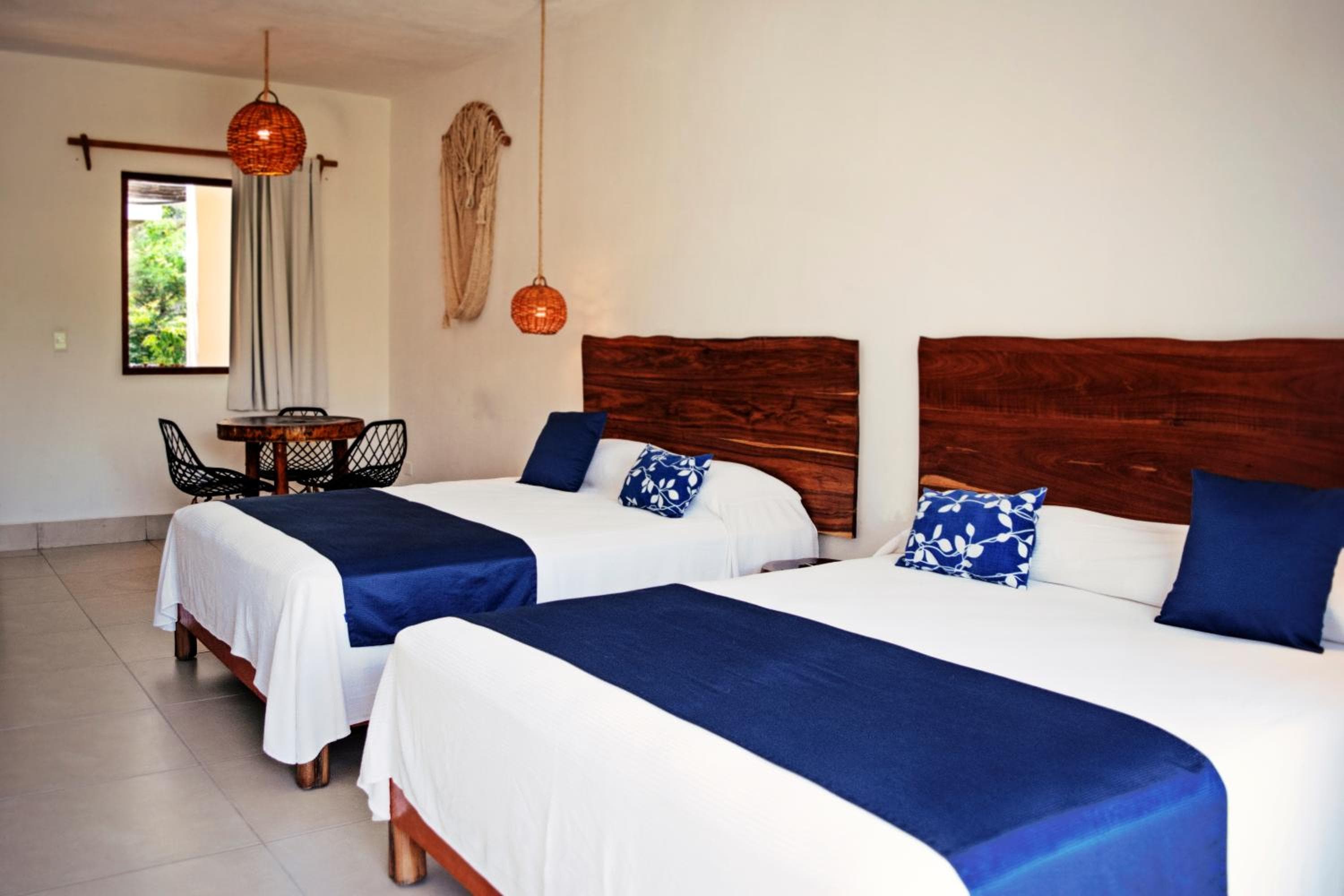 Niik Tulum — 16