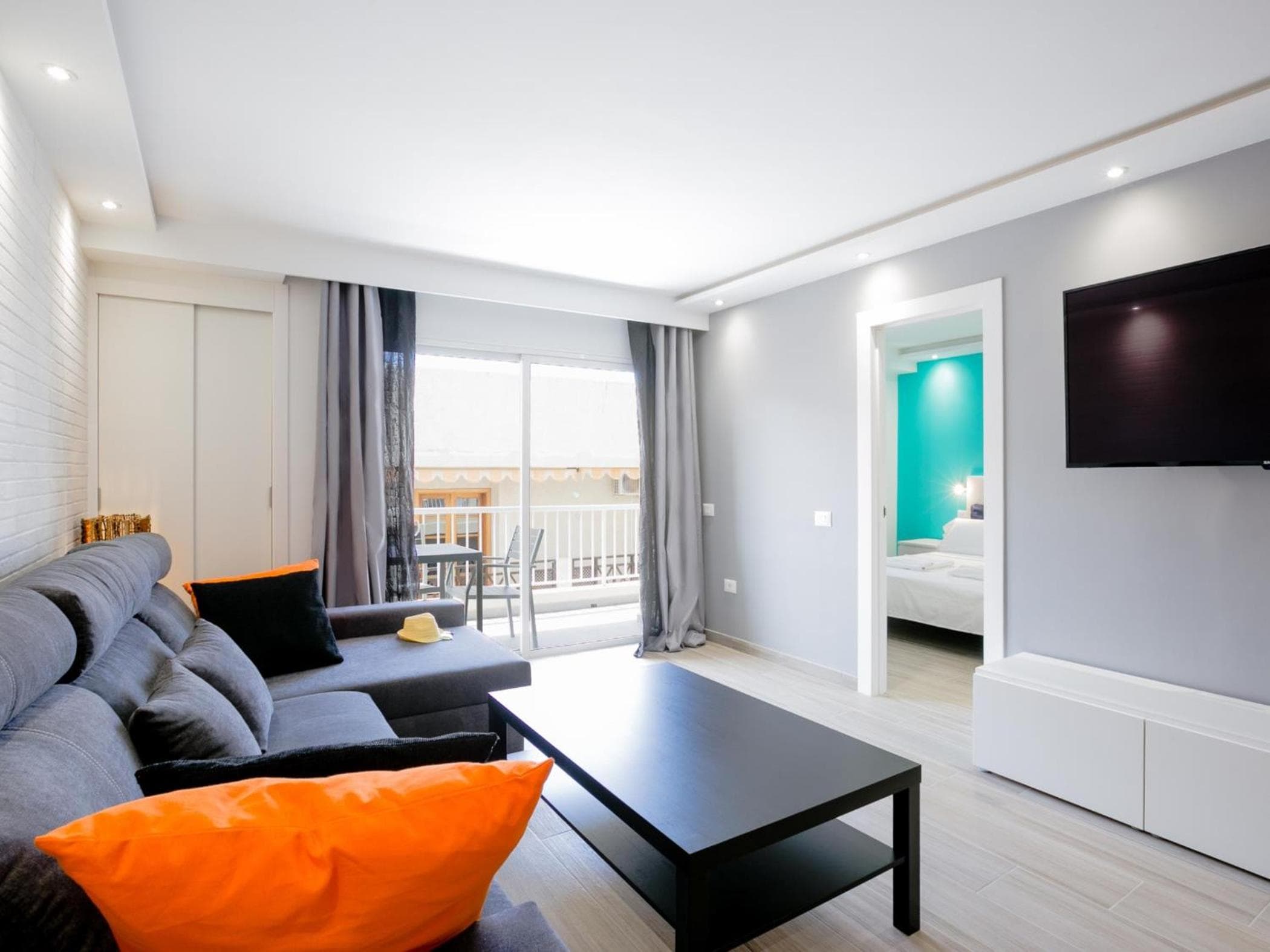CONYPRA Modern and Renovated with Terrace WIFI — 5