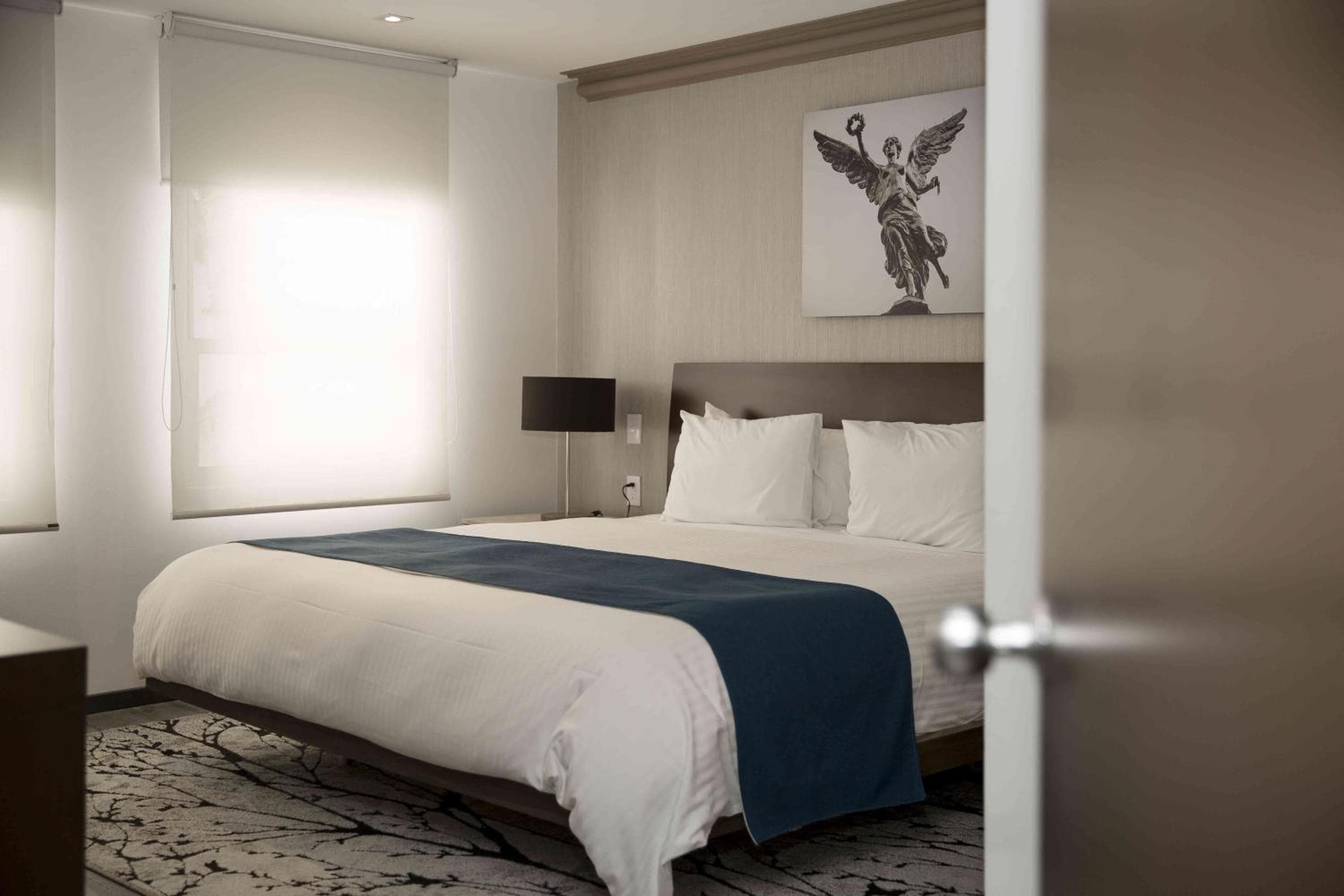 Obelisco delle suite — 30