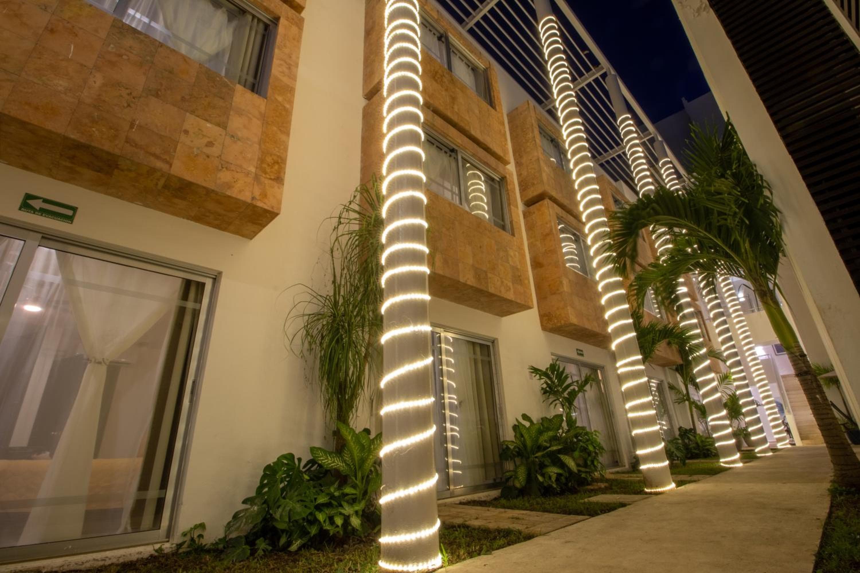 Hotel Villas Segovia Suites Playa del Carmen — 6