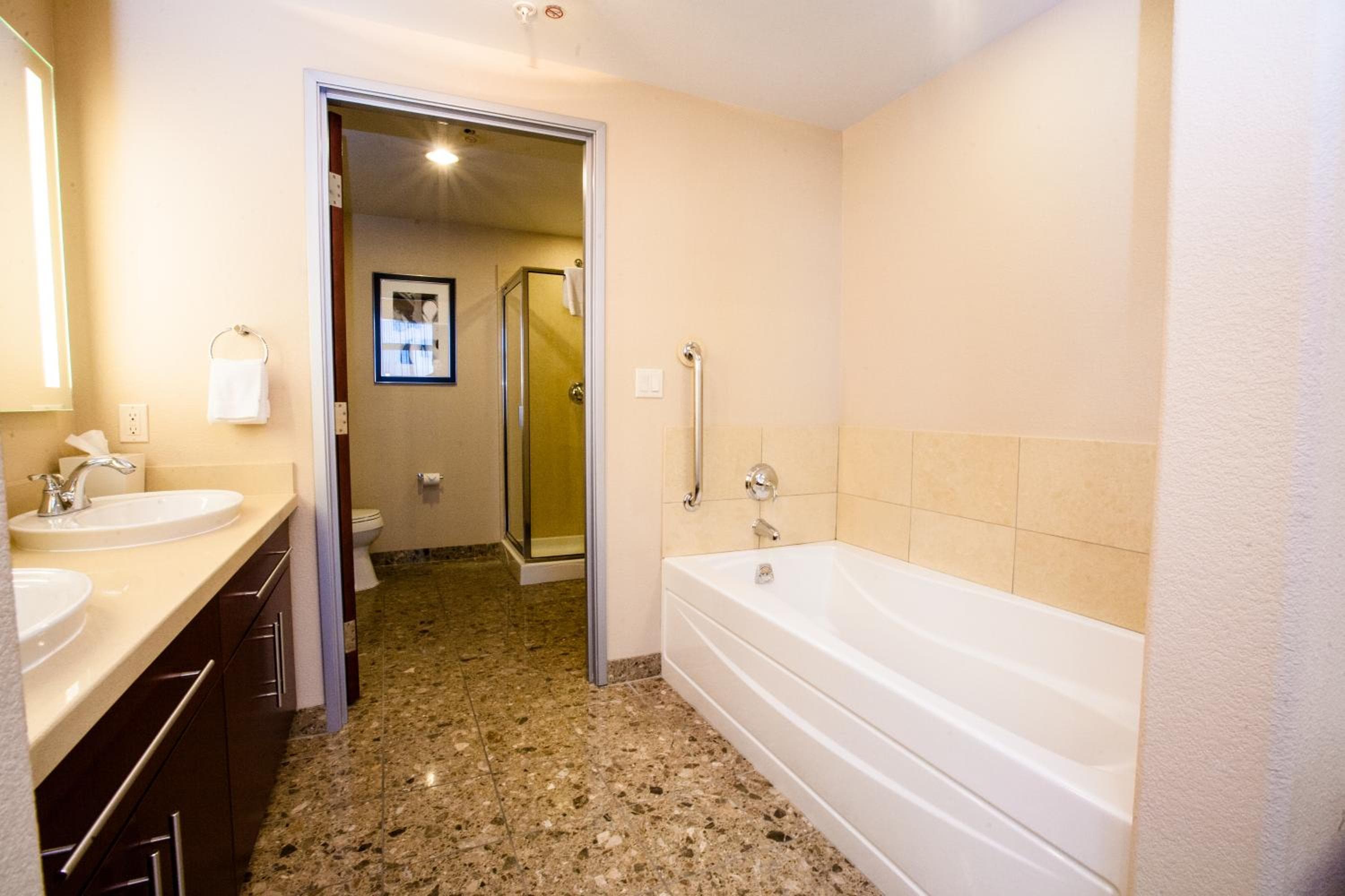 Staybridge Suites Las Vegas - Stadium District by IHG — 9