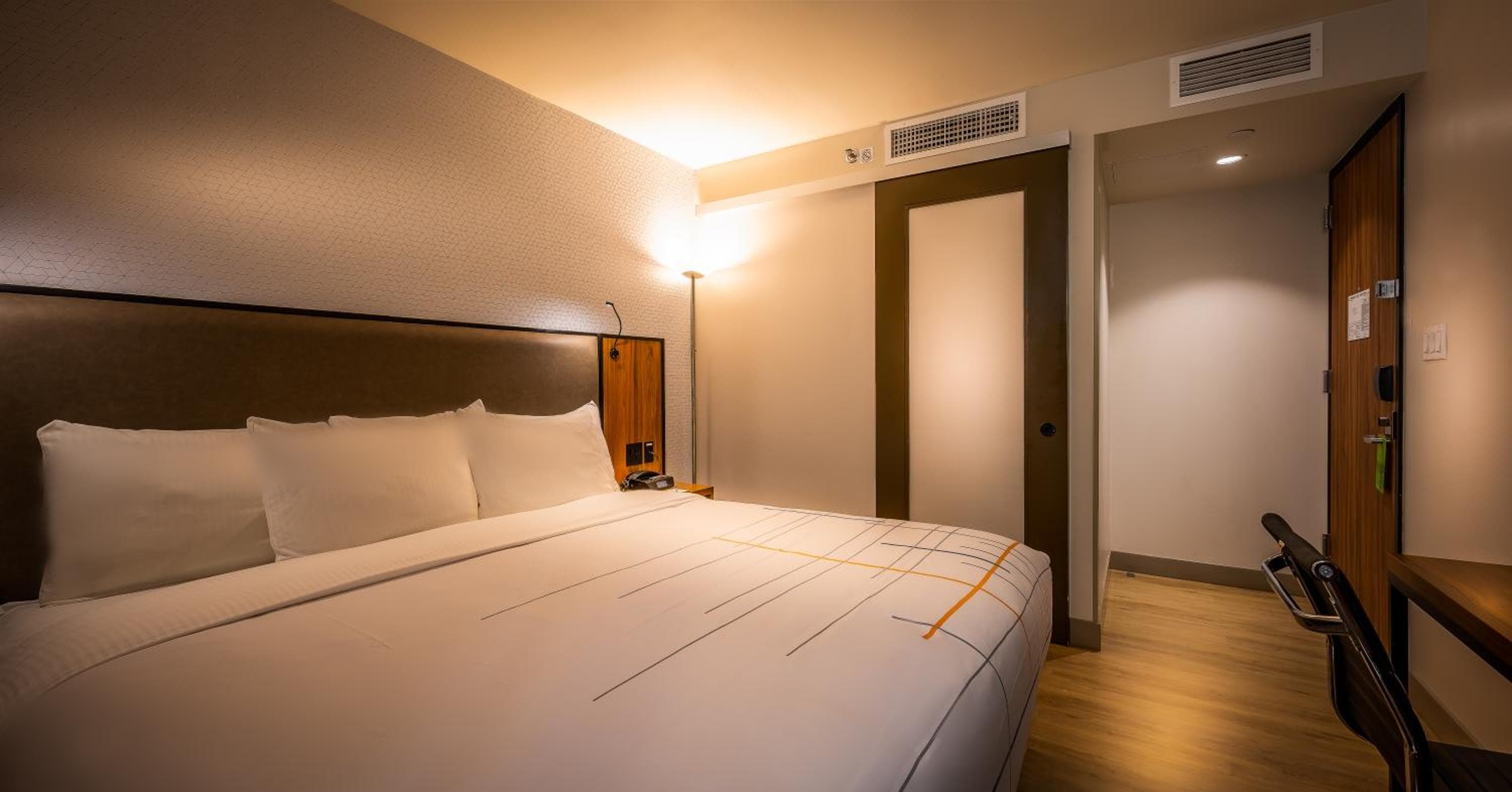 La Quinta by Wyndham Time Square South — 11