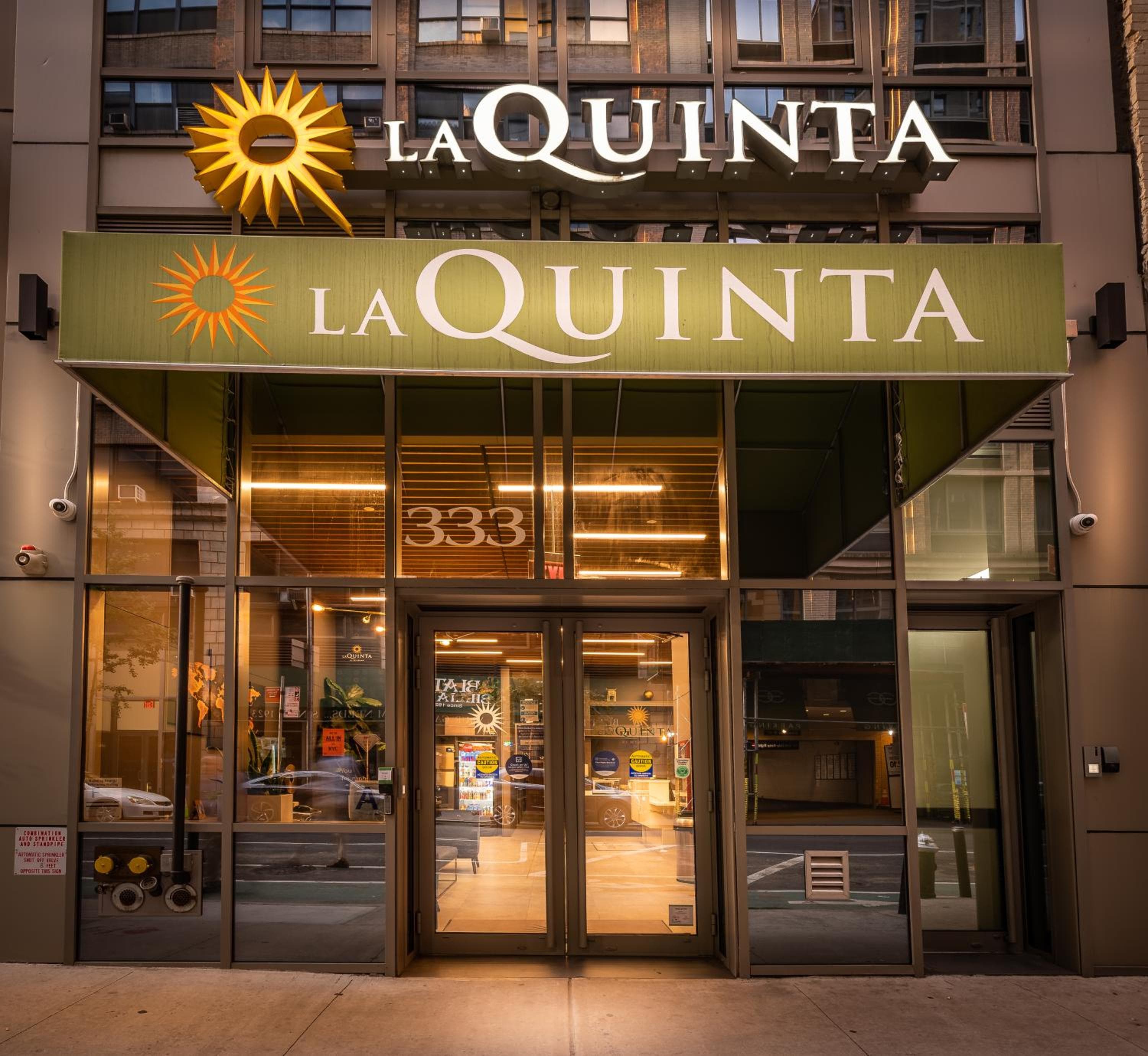 La Quinta by Wyndham Time Square South — 10