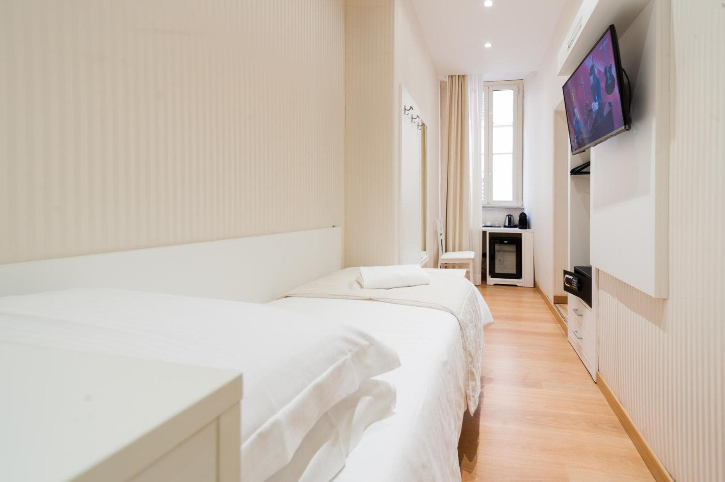 Trevi 41 Hotel — 7