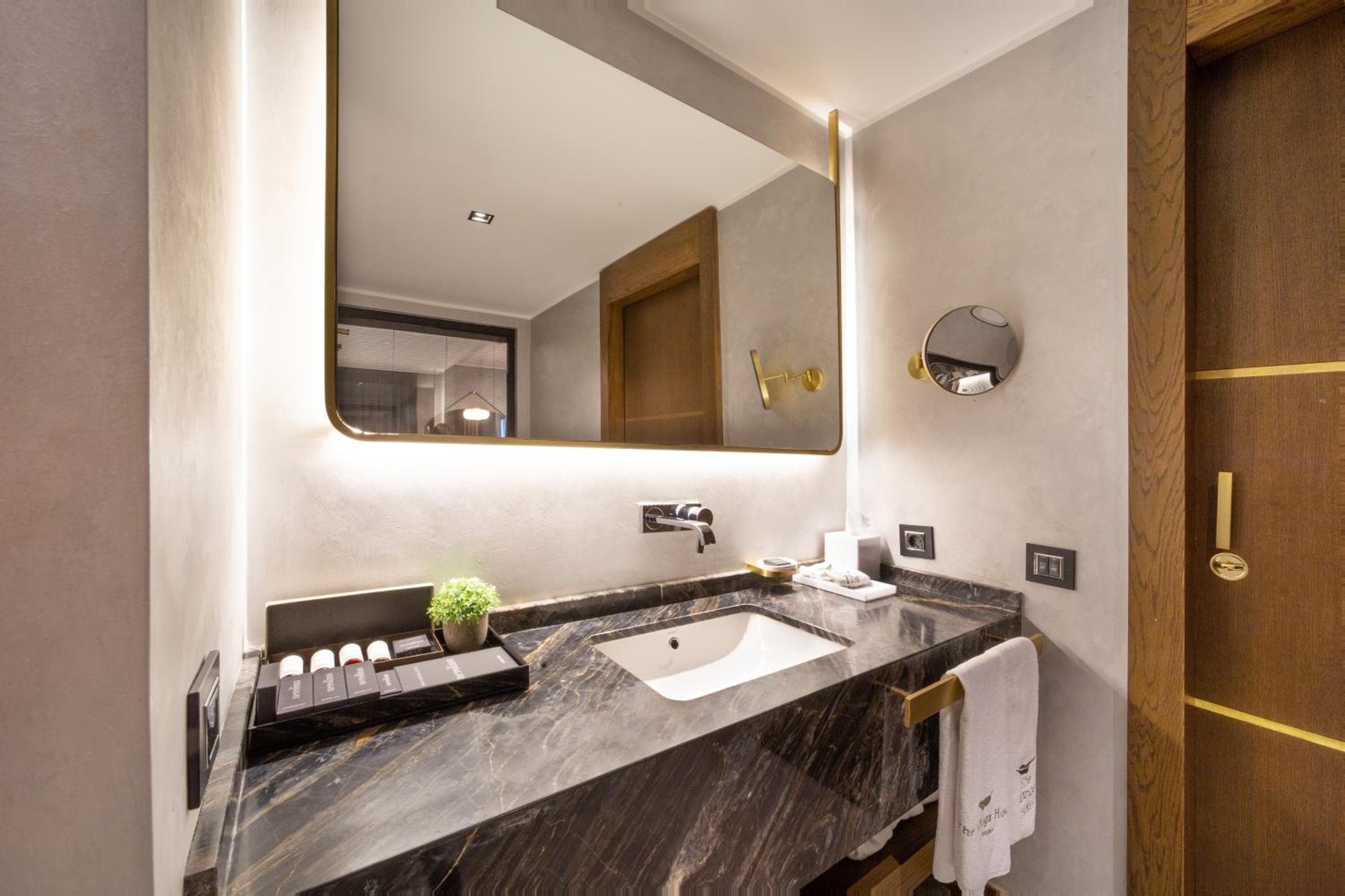 The Wings Hotels Karakoy — 7