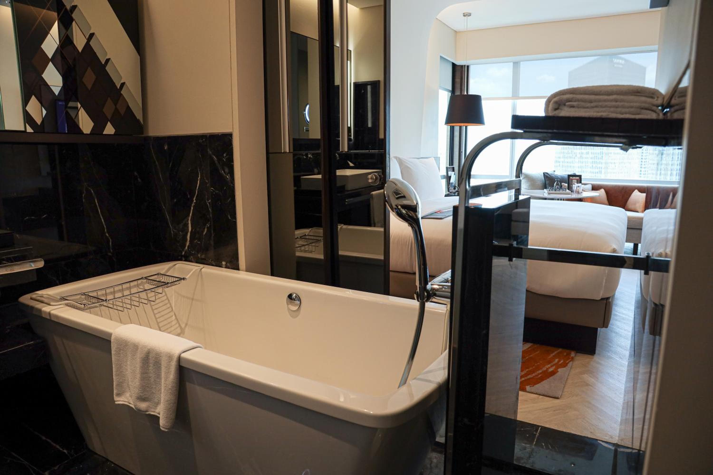 Le Meridien Bangkok — 21
